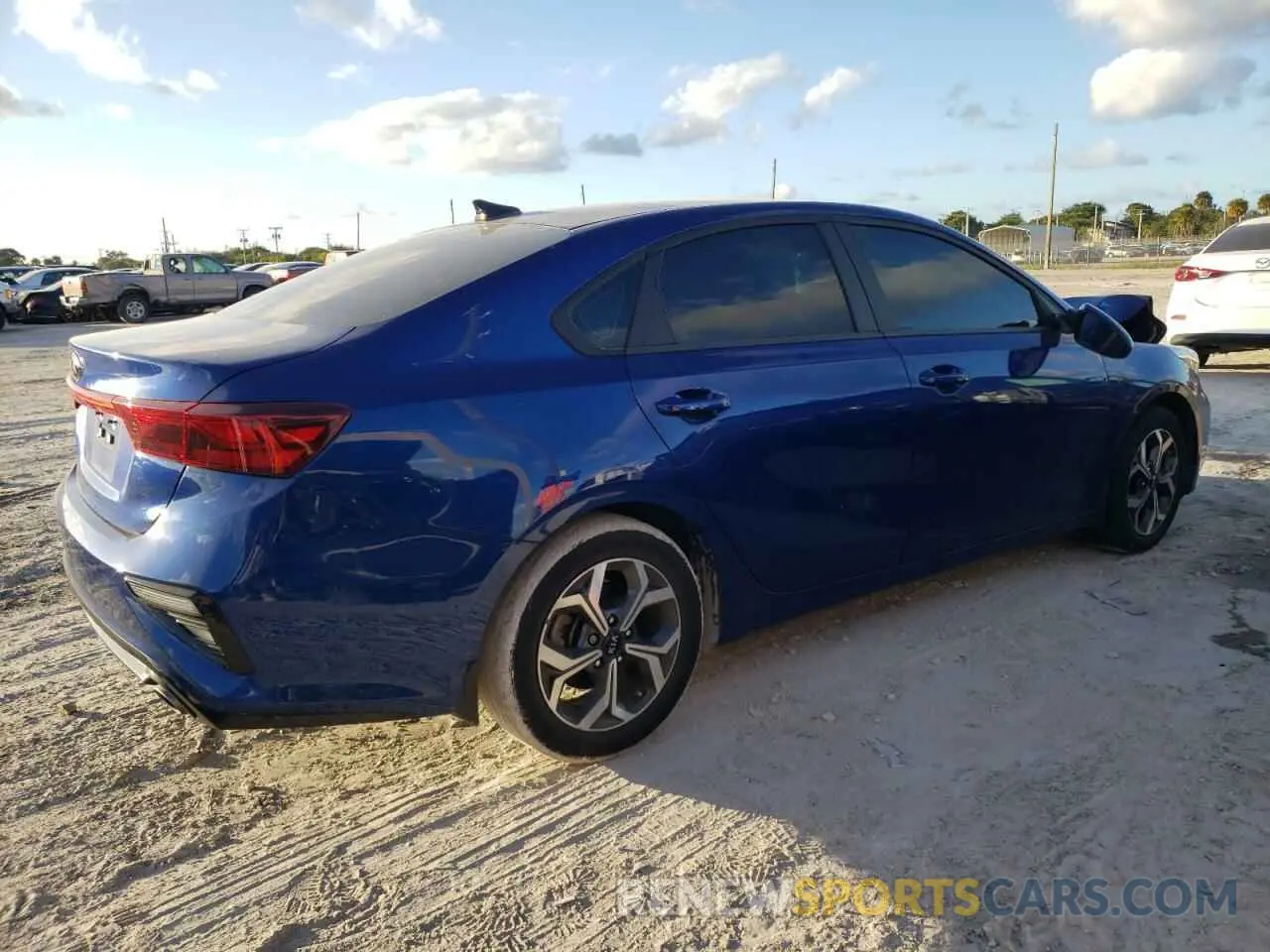 3 fotografías del automóvil dañado 3KPF24AD9ME341360 KIA FORTE 2021