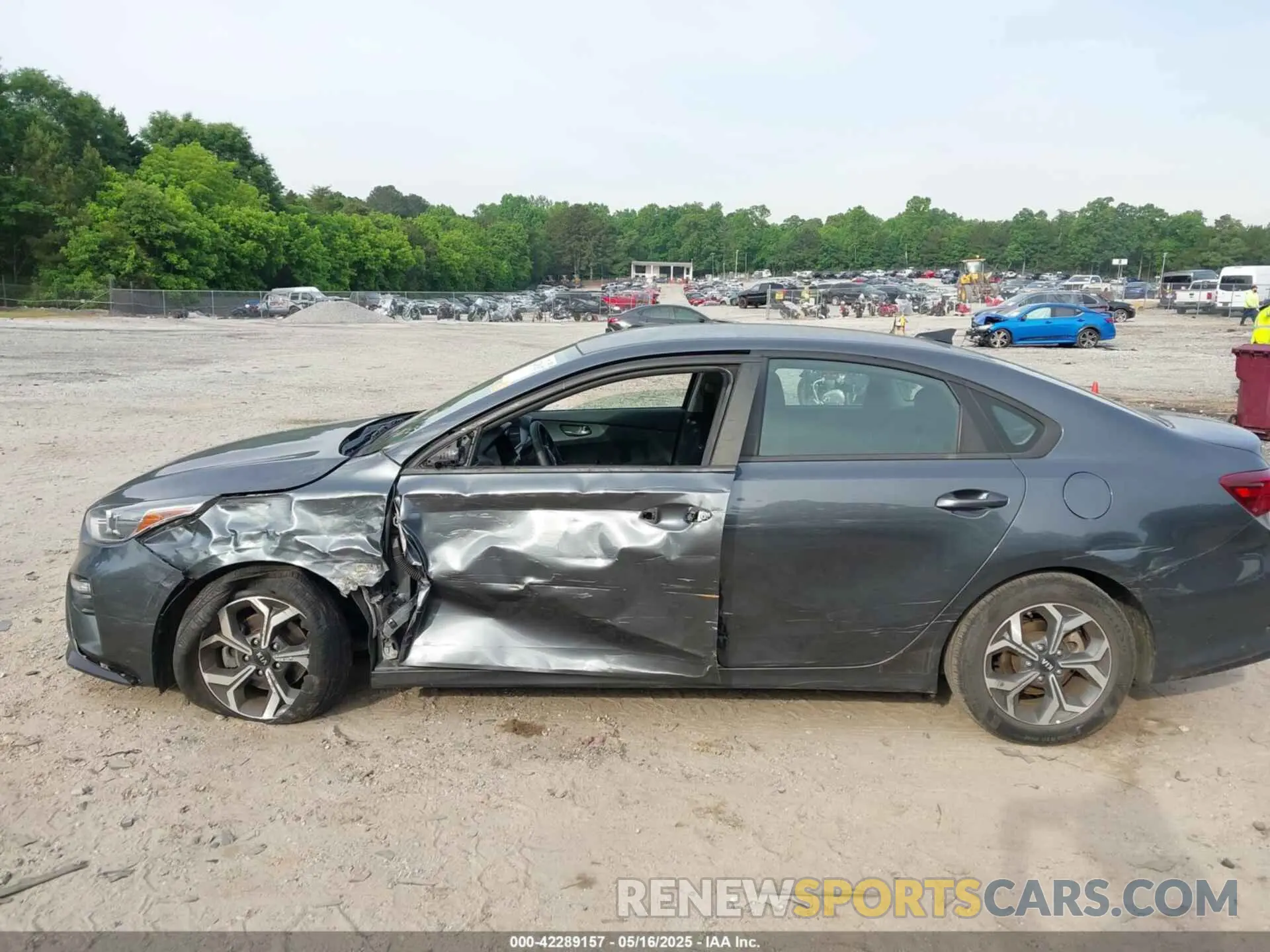 13 fotografías del automóvil dañado 3KPF24AD9ME347076 KIA FORTE 2021