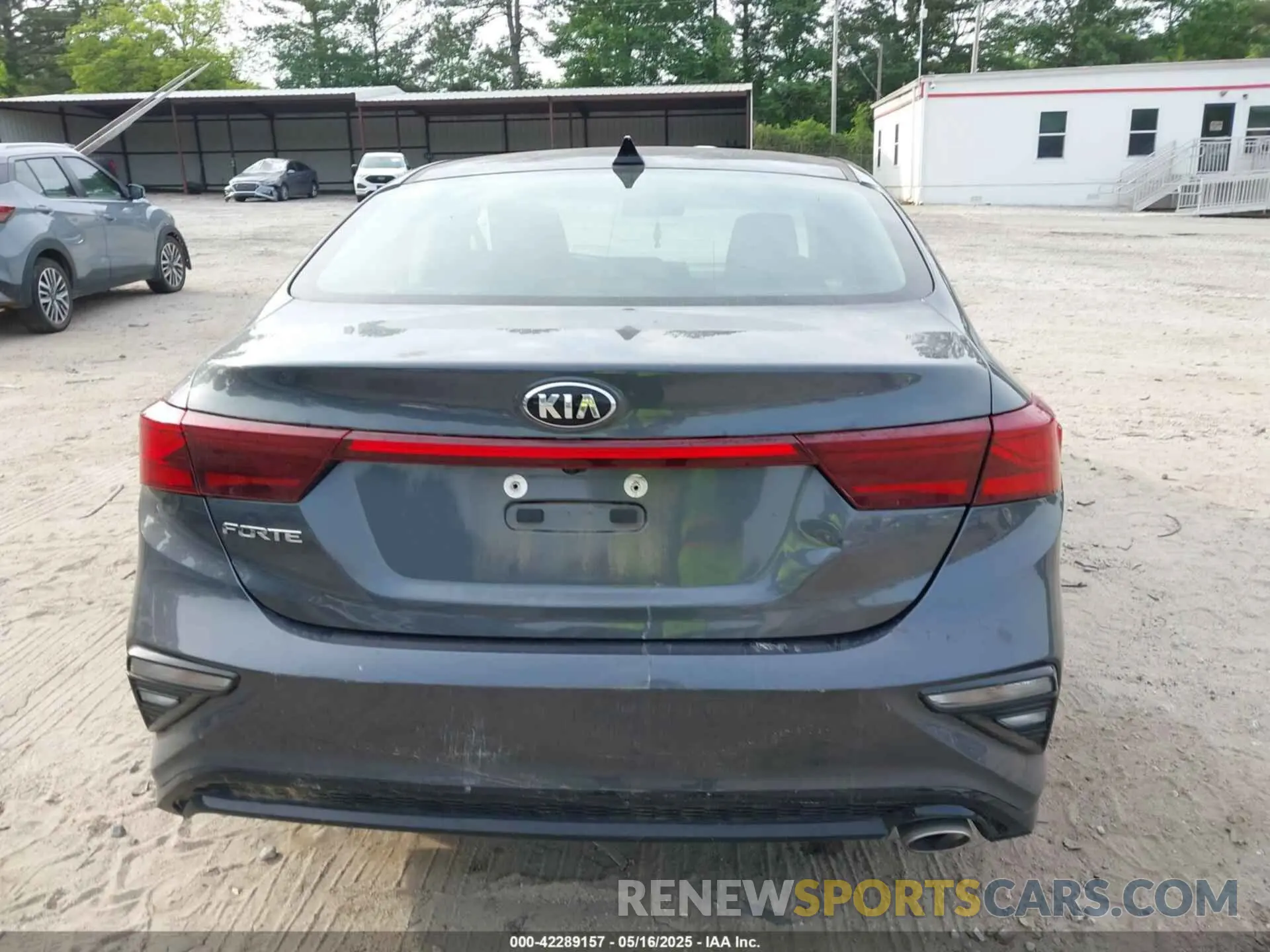 15 fotografías del automóvil dañado 3KPF24AD9ME347076 KIA FORTE 2021