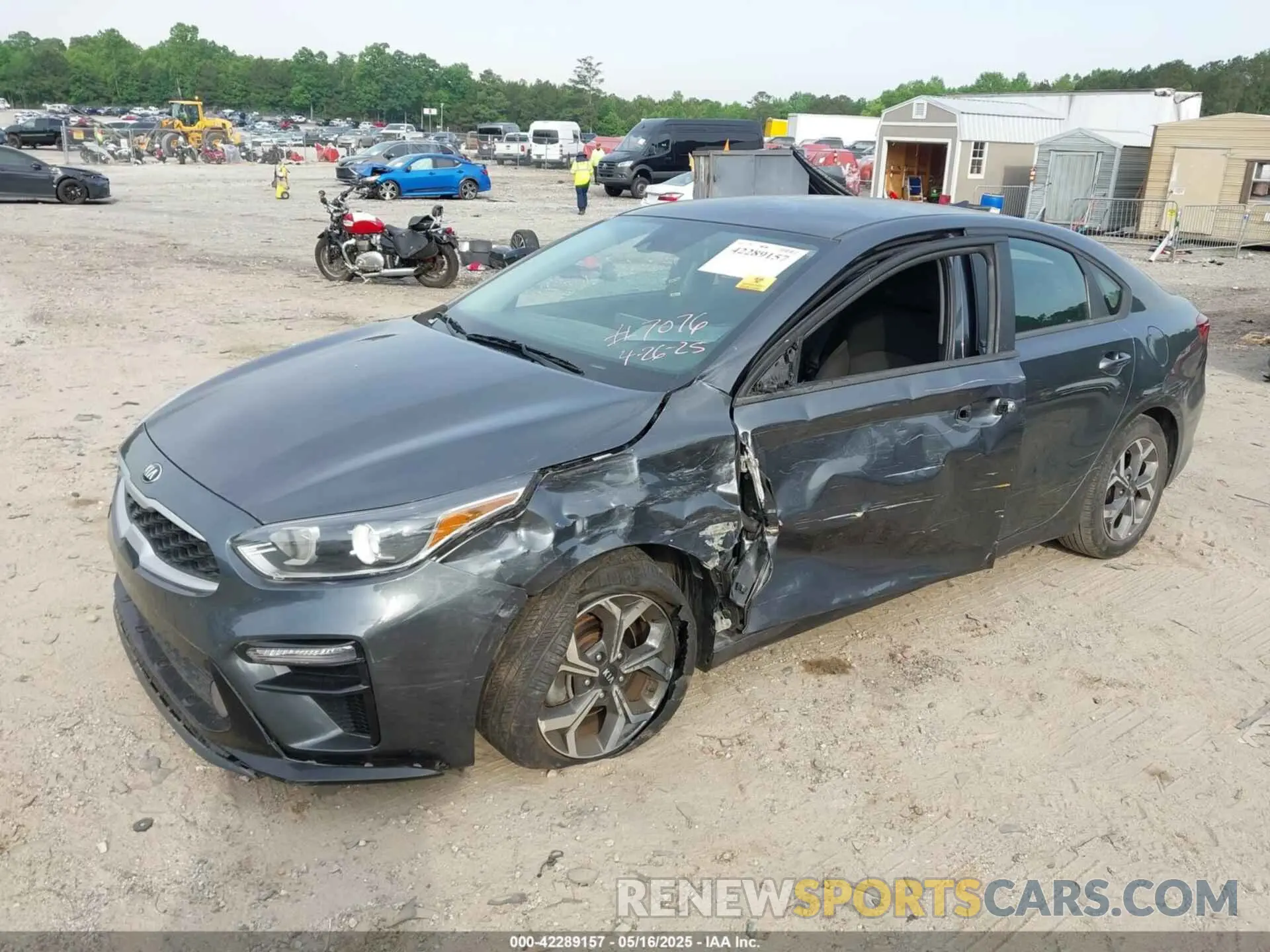 2 fotografías del automóvil dañado 3KPF24AD9ME347076 KIA FORTE 2021