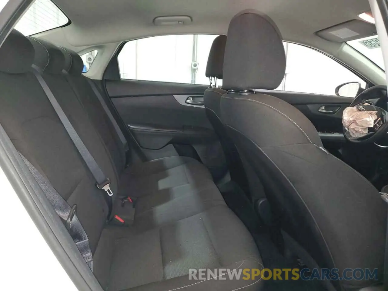 10 fotografías del automóvil dañado 3KPF24AD9ME348860 KIA FORTE 2021