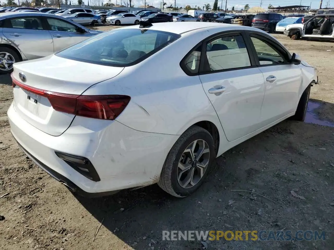 3 fotografías del automóvil dañado 3KPF24AD9ME352049 KIA FORTE 2021