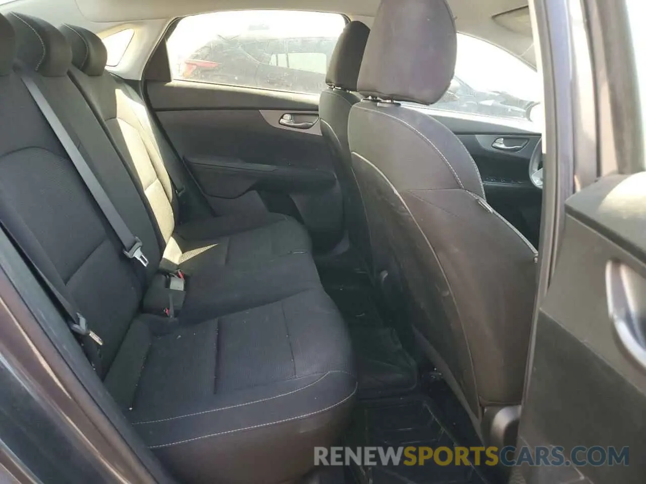 10 fotografías del automóvil dañado 3KPF24AD9ME363648 KIA FORTE 2021
