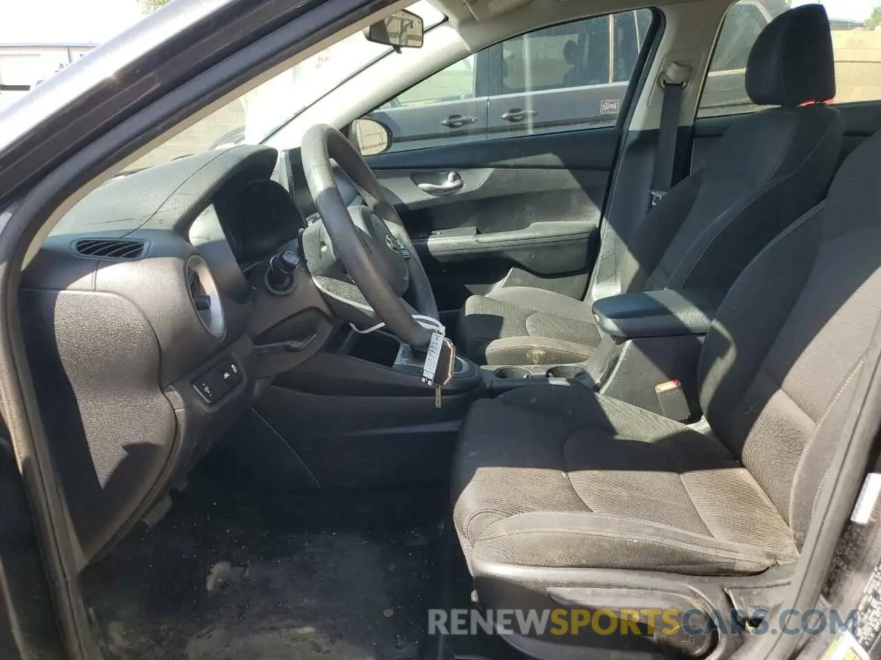 7 fotografías del automóvil dañado 3KPF24AD9ME363648 KIA FORTE 2021