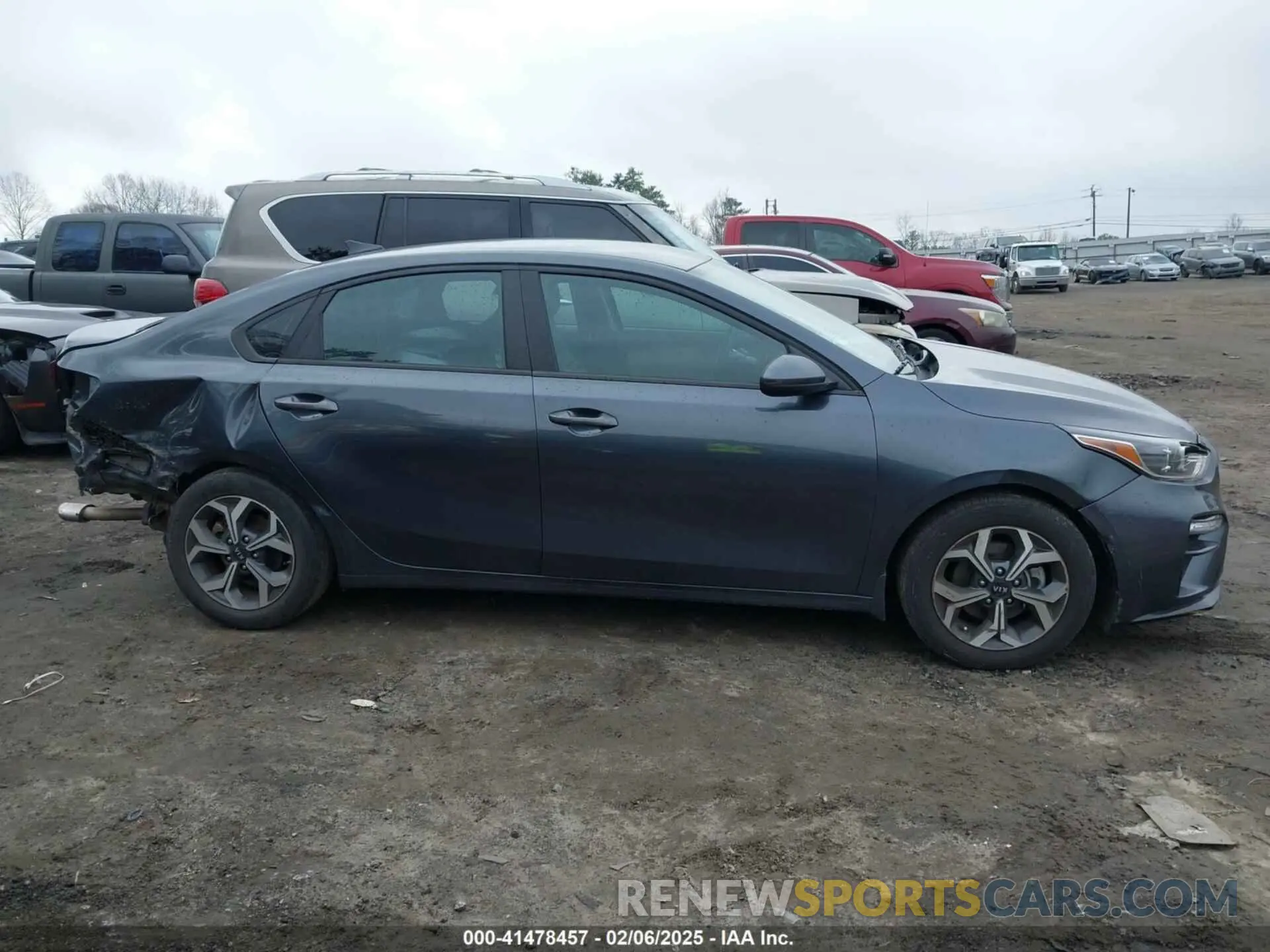 13 fotografías del automóvil dañado 3KPF24AD9ME365769 KIA FORTE 2021