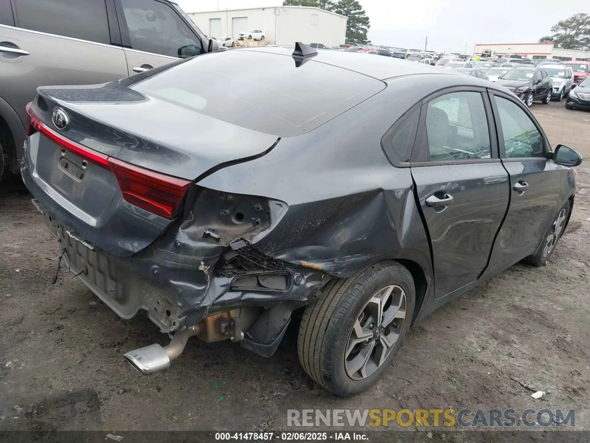 4 fotografías del automóvil dañado 3KPF24AD9ME365769 KIA FORTE 2021