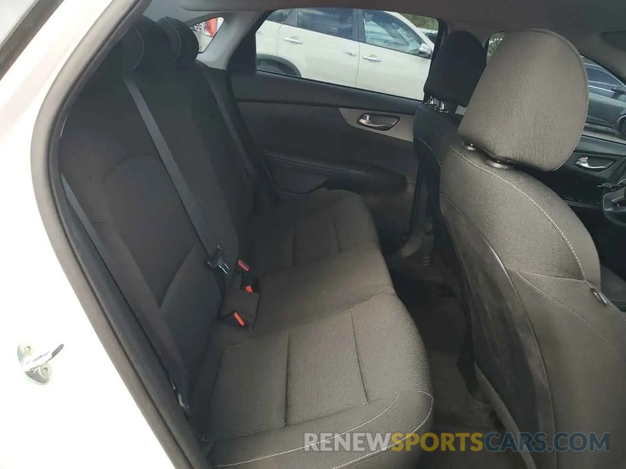 10 fotografías del automóvil dañado 3KPF24AD9ME367361 KIA FORTE 2021