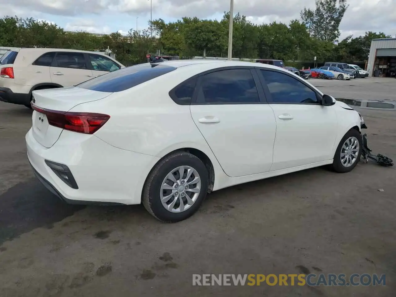 3 fotografías del automóvil dañado 3KPF24AD9ME367361 KIA FORTE 2021