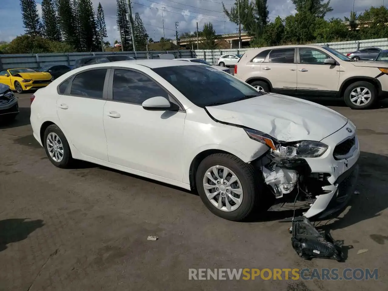 4 fotografías del automóvil dañado 3KPF24AD9ME367361 KIA FORTE 2021