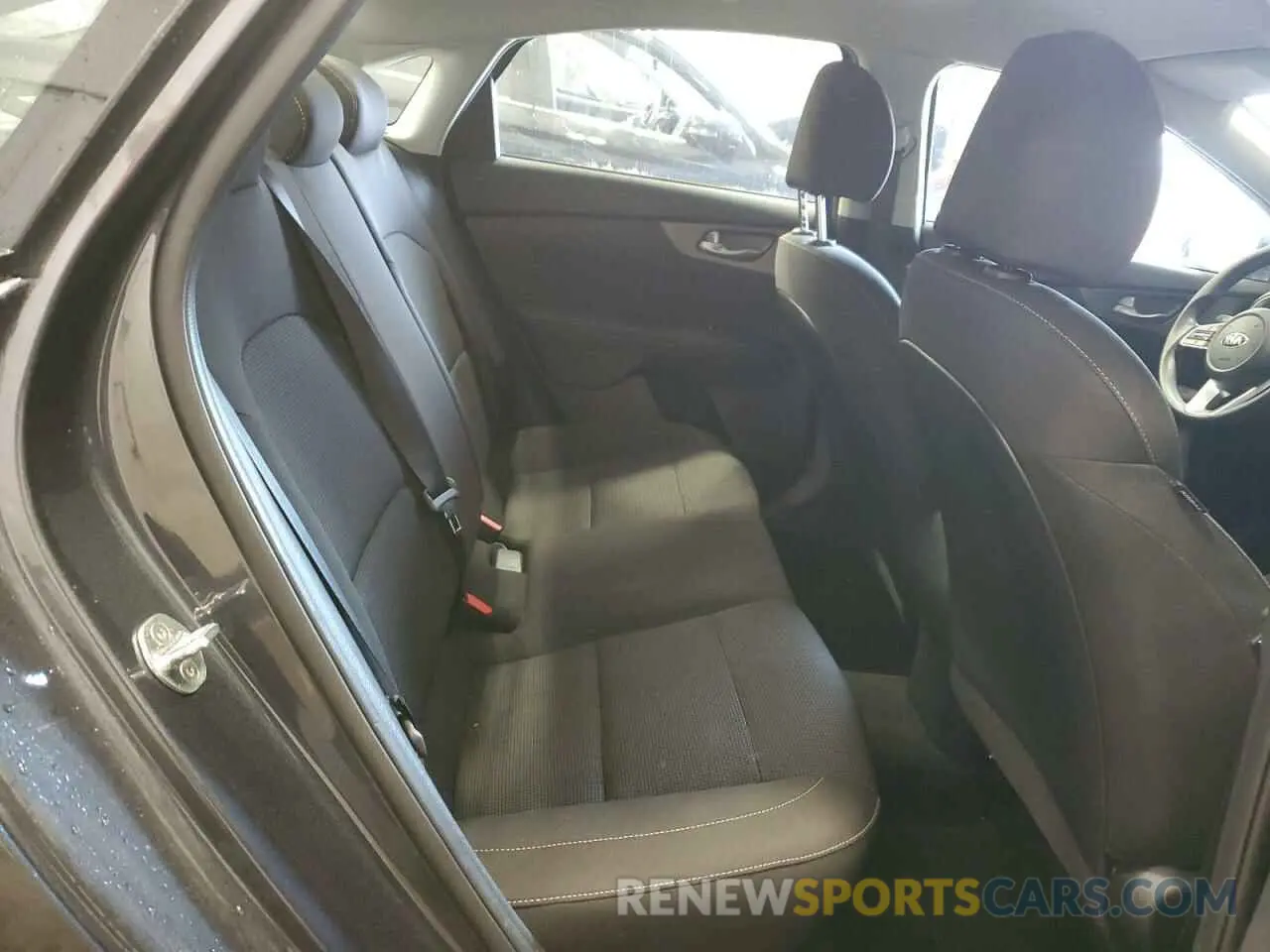 10 fotografías del automóvil dañado 3KPF24ADXME266992 KIA FORTE 2021