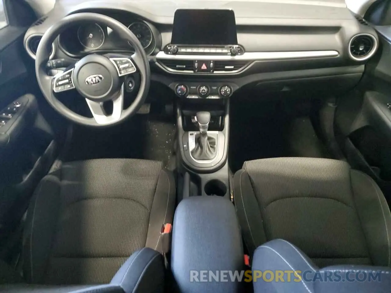 8 fotografías del automóvil dañado 3KPF24ADXME266992 KIA FORTE 2021