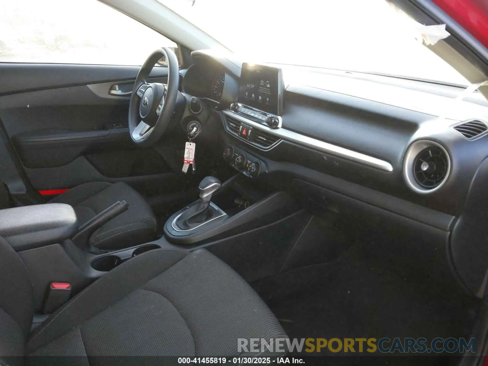 5 fotografías del automóvil dañado 3KPF24ADXME273134 KIA FORTE 2021