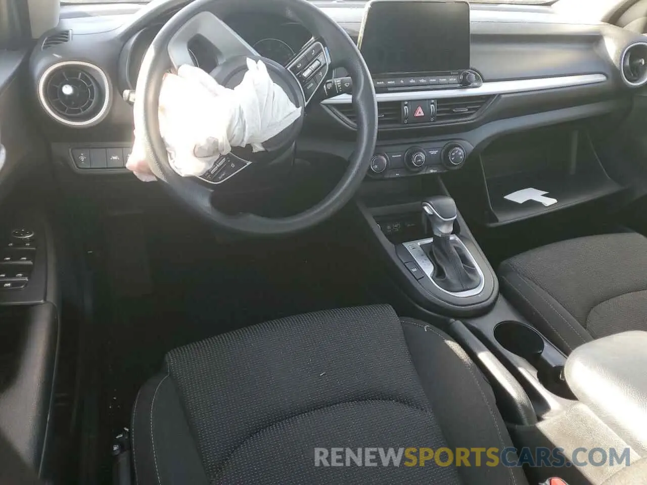 8 fotografías del automóvil dañado 3KPF24ADXME314152 KIA FORTE 2021