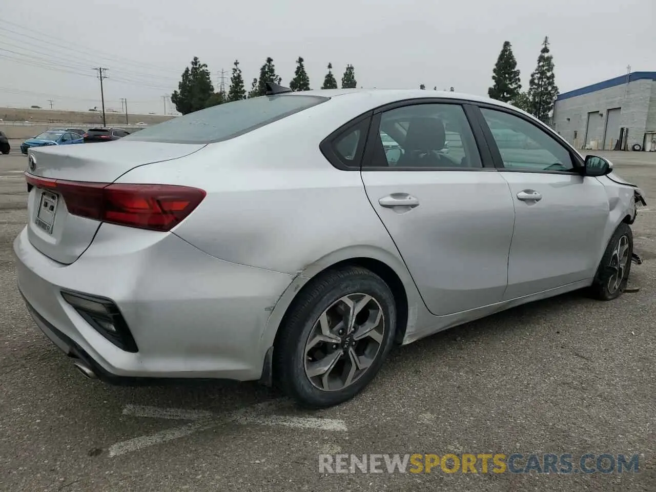 3 fotografías del automóvil dañado 3KPF24ADXME315673 KIA FORTE 2021