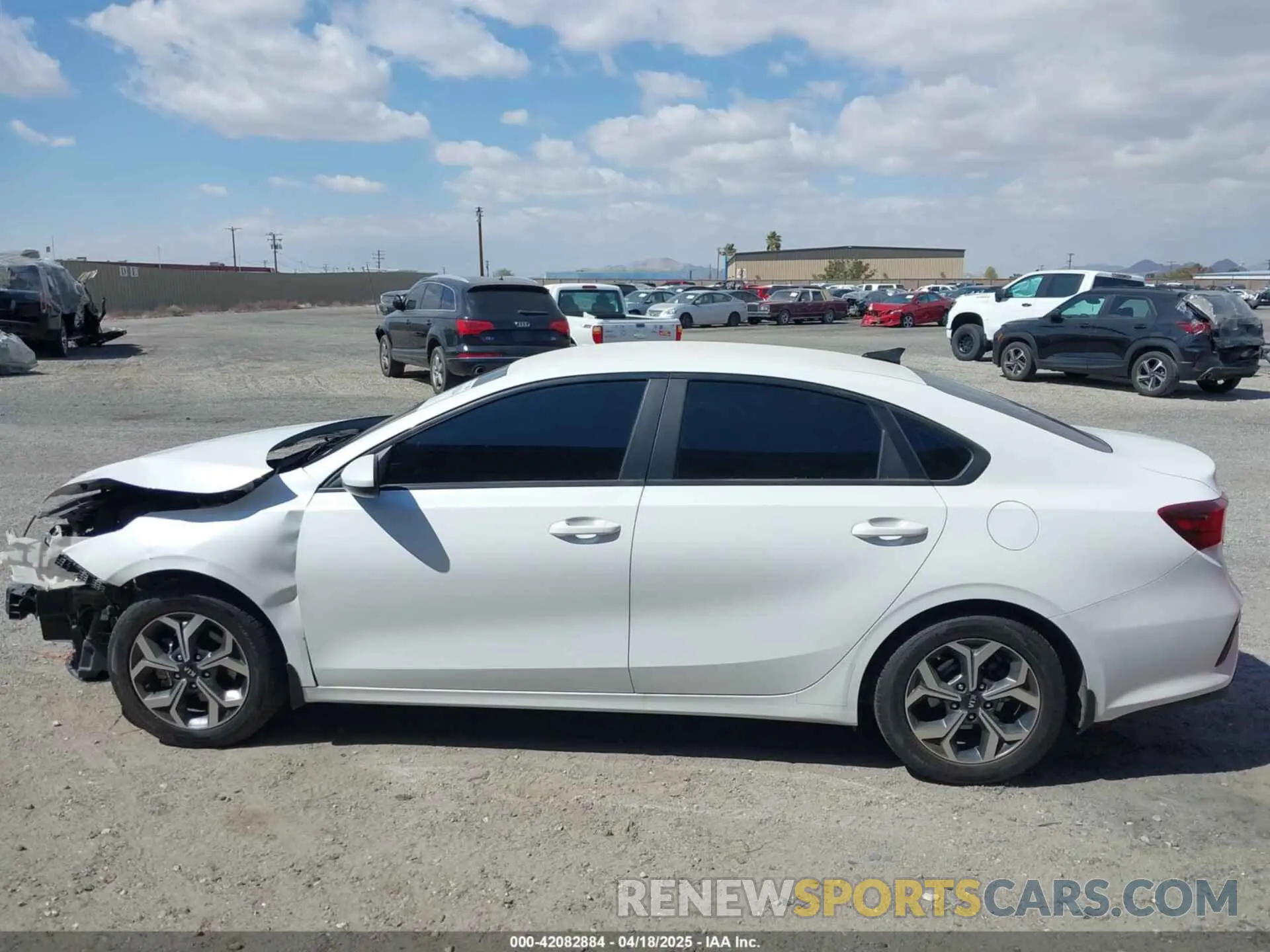 14 fotografías del automóvil dañado 3KPF24ADXME348303 KIA FORTE 2021