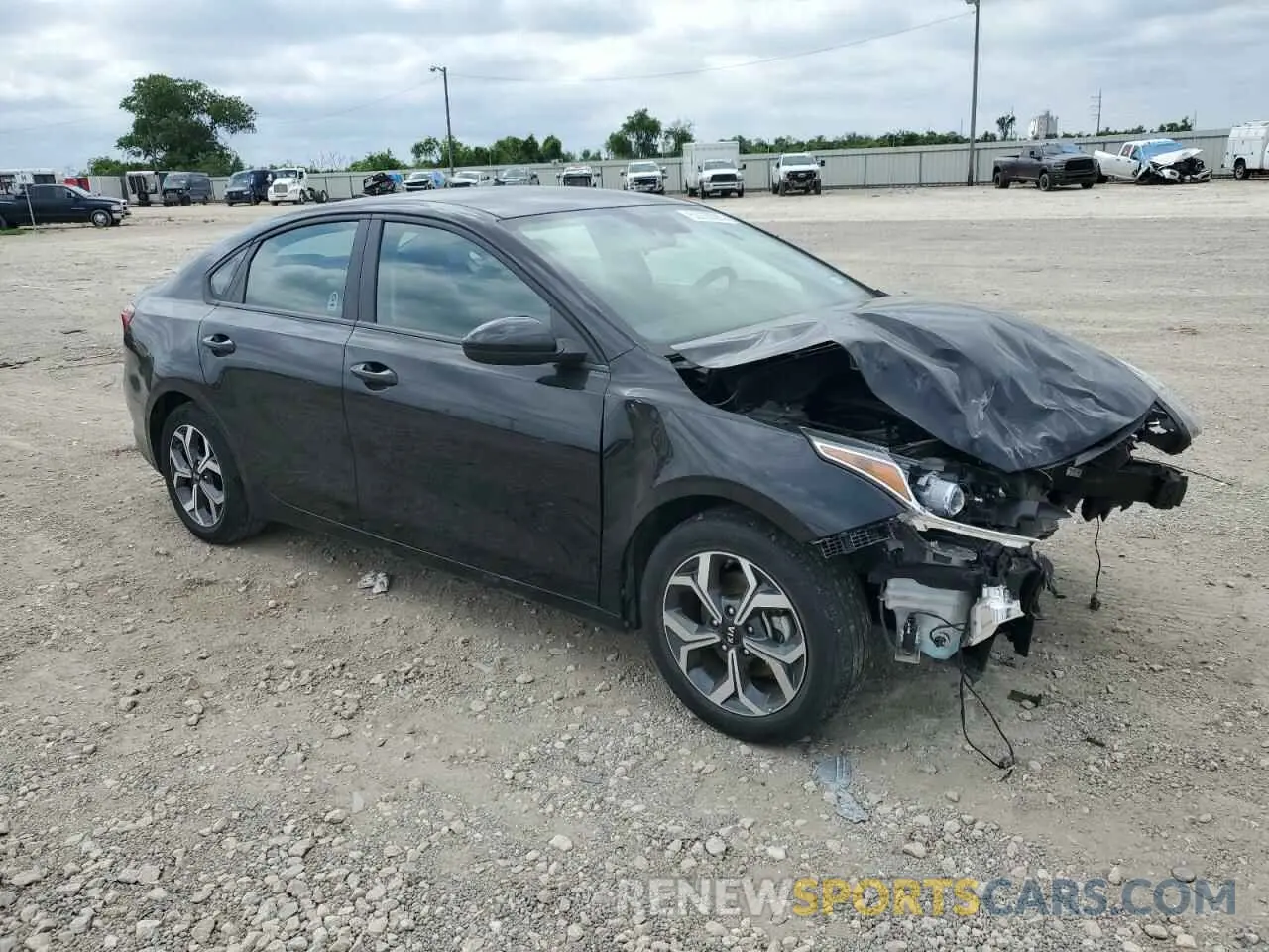 4 fotografías del automóvil dañado 3KPF24ADXME348964 KIA FORTE 2021