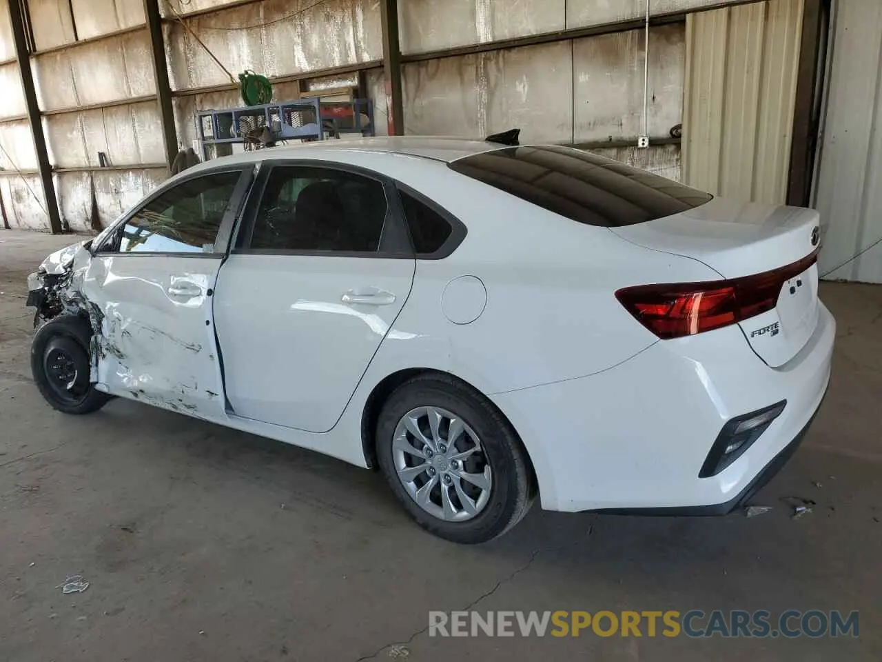 2 fotografías del automóvil dañado 3KPF24ADXME361181 KIA FORTE 2021