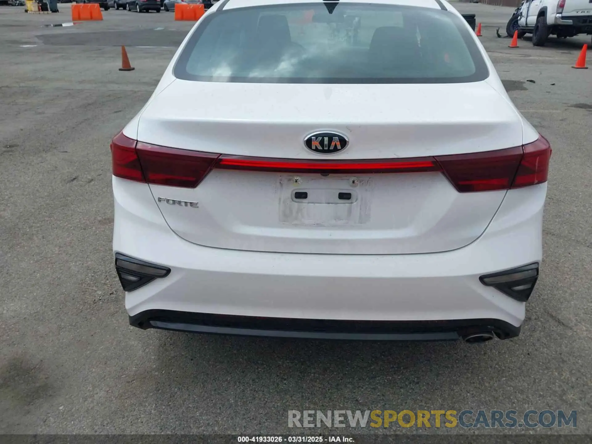 16 fotografías del automóvil dañado 3KPF24ADXME368874 KIA FORTE 2021