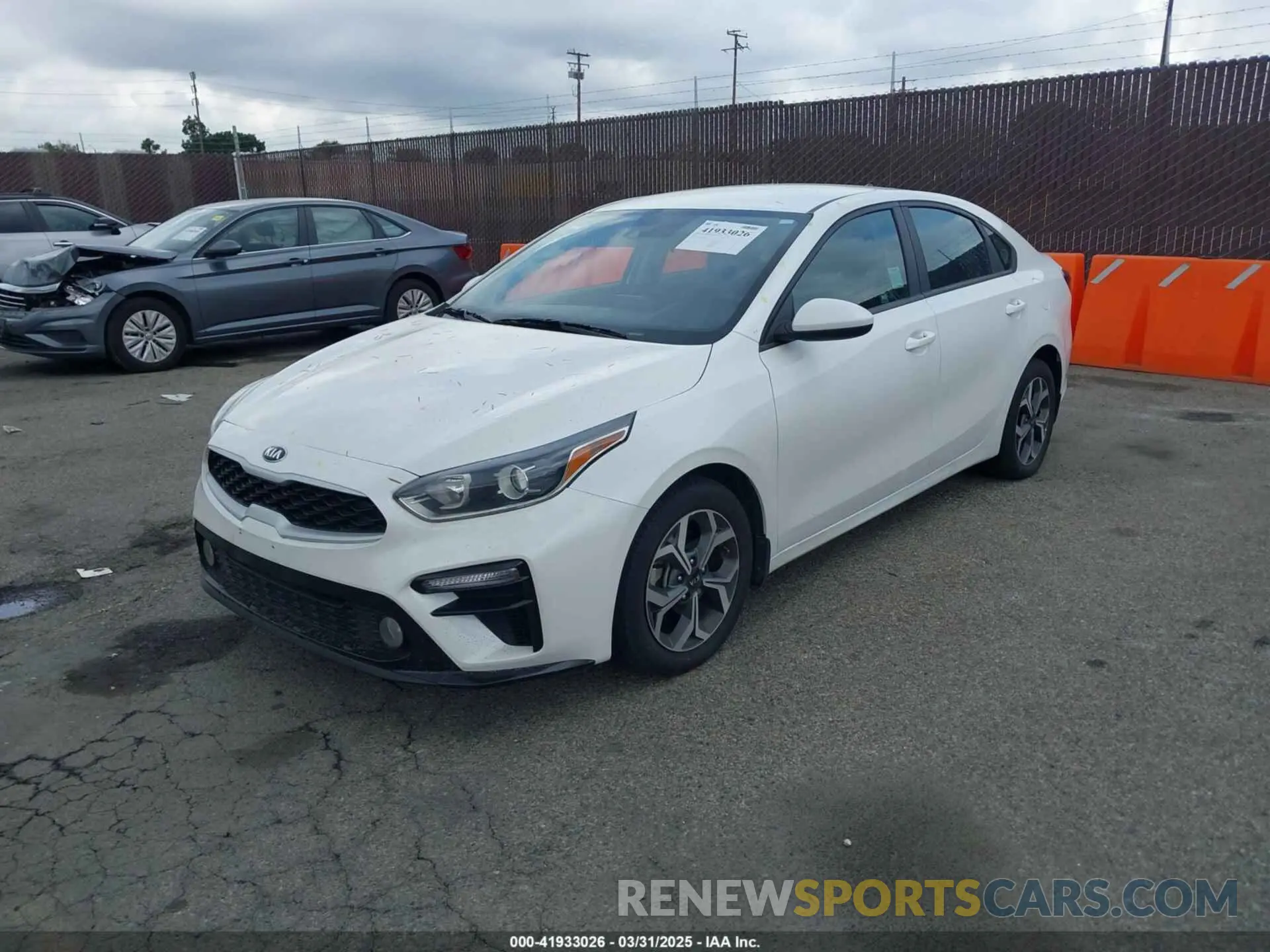 2 fotografías del automóvil dañado 3KPF24ADXME368874 KIA FORTE 2021