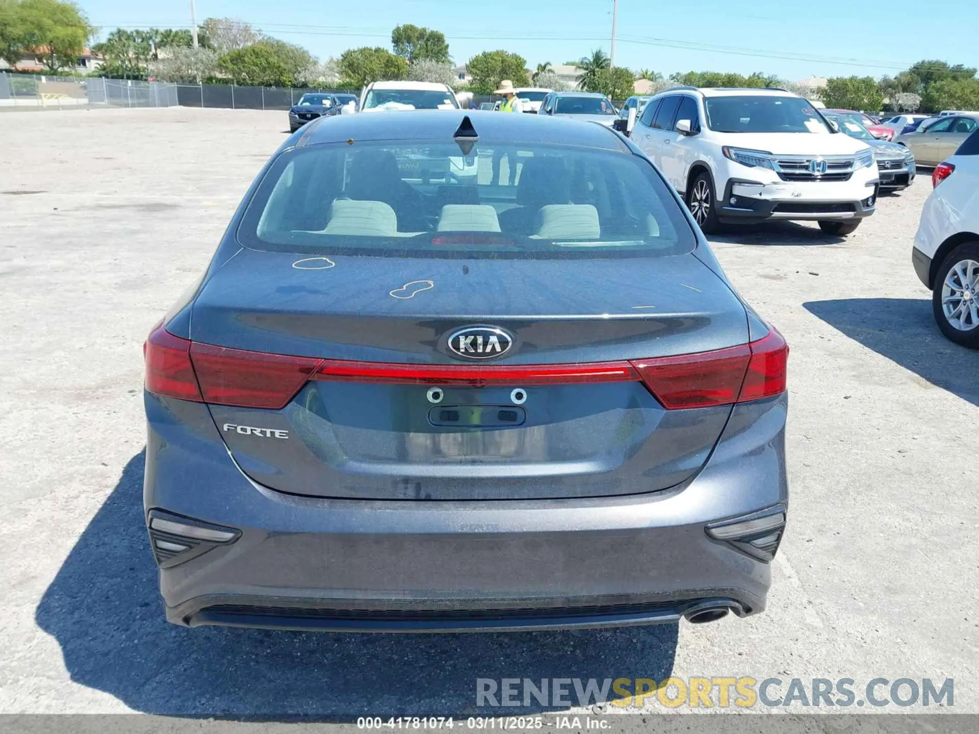 16 fotografías del automóvil dañado 3KPF24ADXME379728 KIA FORTE 2021