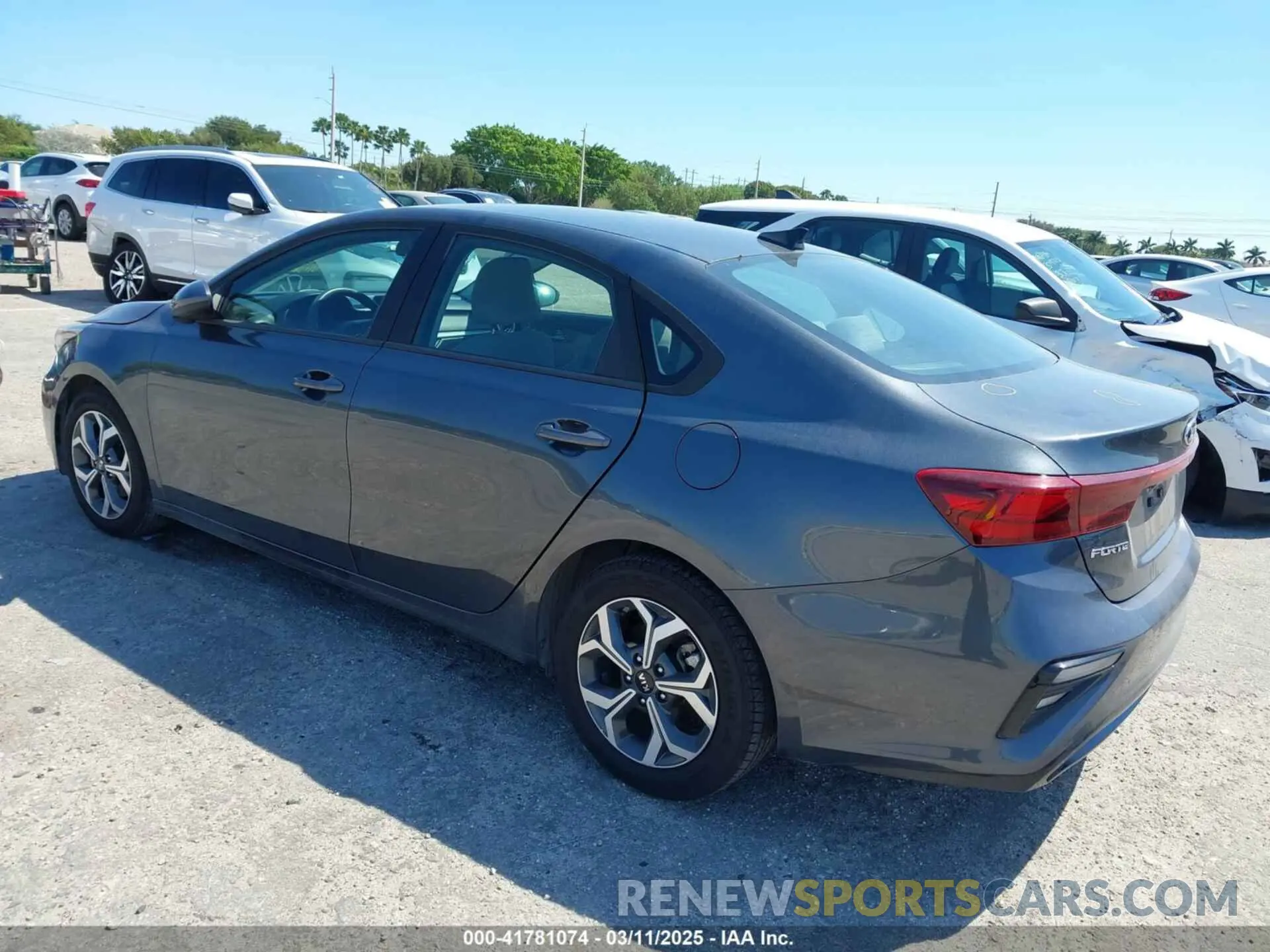 3 fotografías del automóvil dañado 3KPF24ADXME379728 KIA FORTE 2021