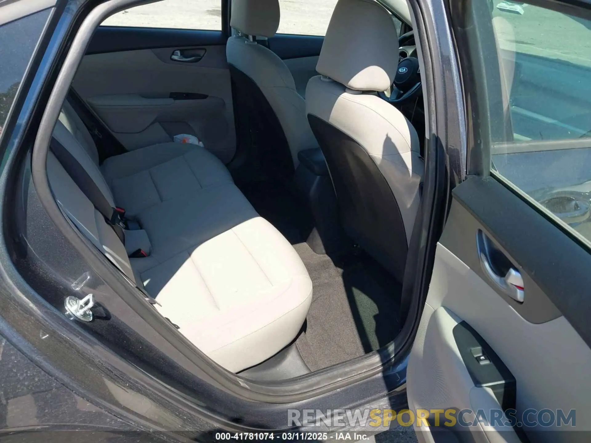 8 fotografías del automóvil dañado 3KPF24ADXME379728 KIA FORTE 2021