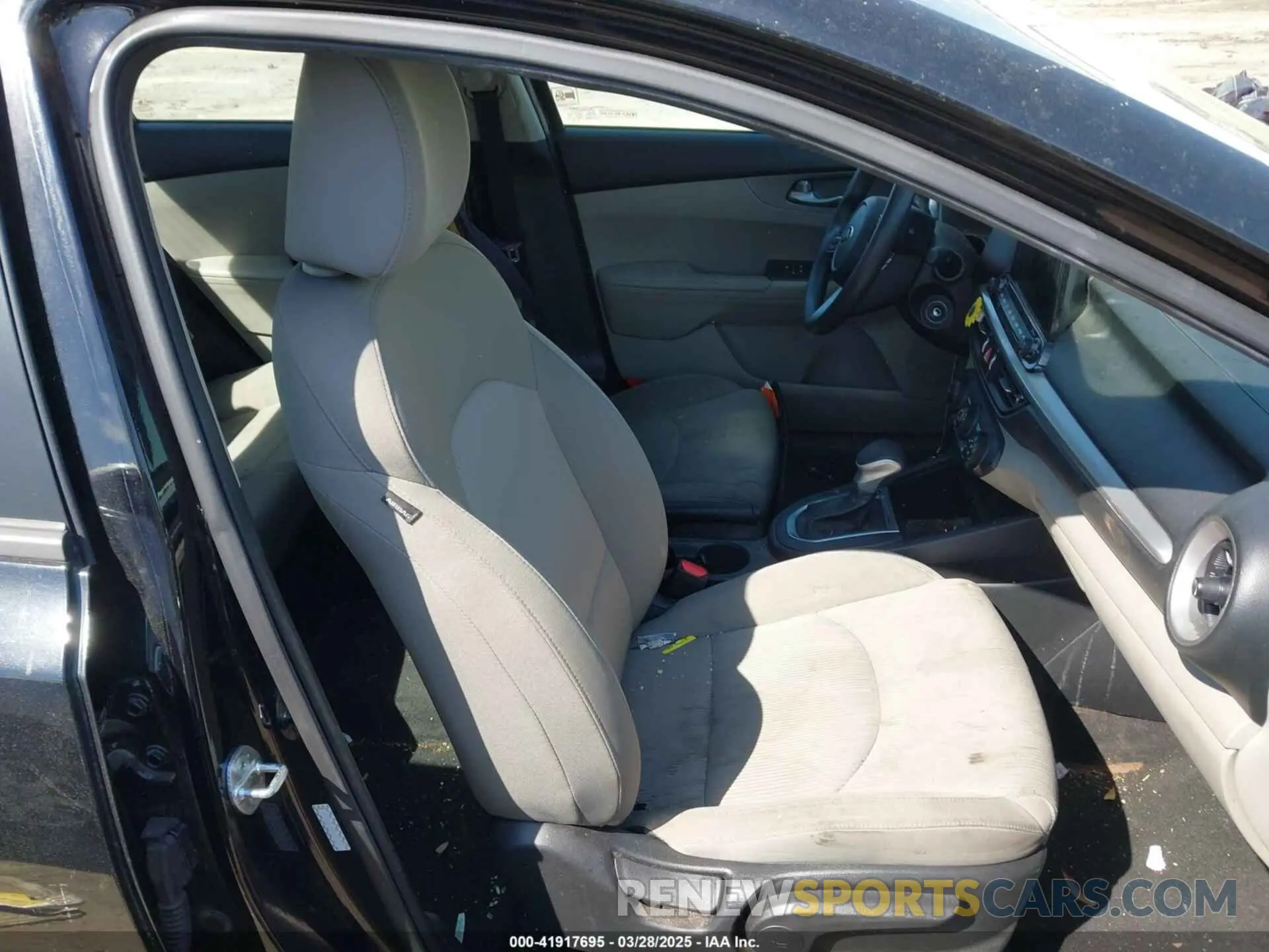 5 fotografías del automóvil dañado 3KPF24ADXME404921 KIA FORTE 2021