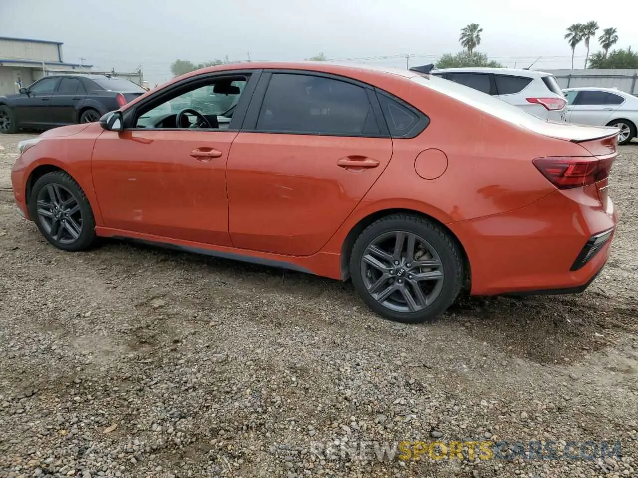 2 fotografías del automóvil dañado 3KPF34AD0ME384482 KIA FORTE 2021