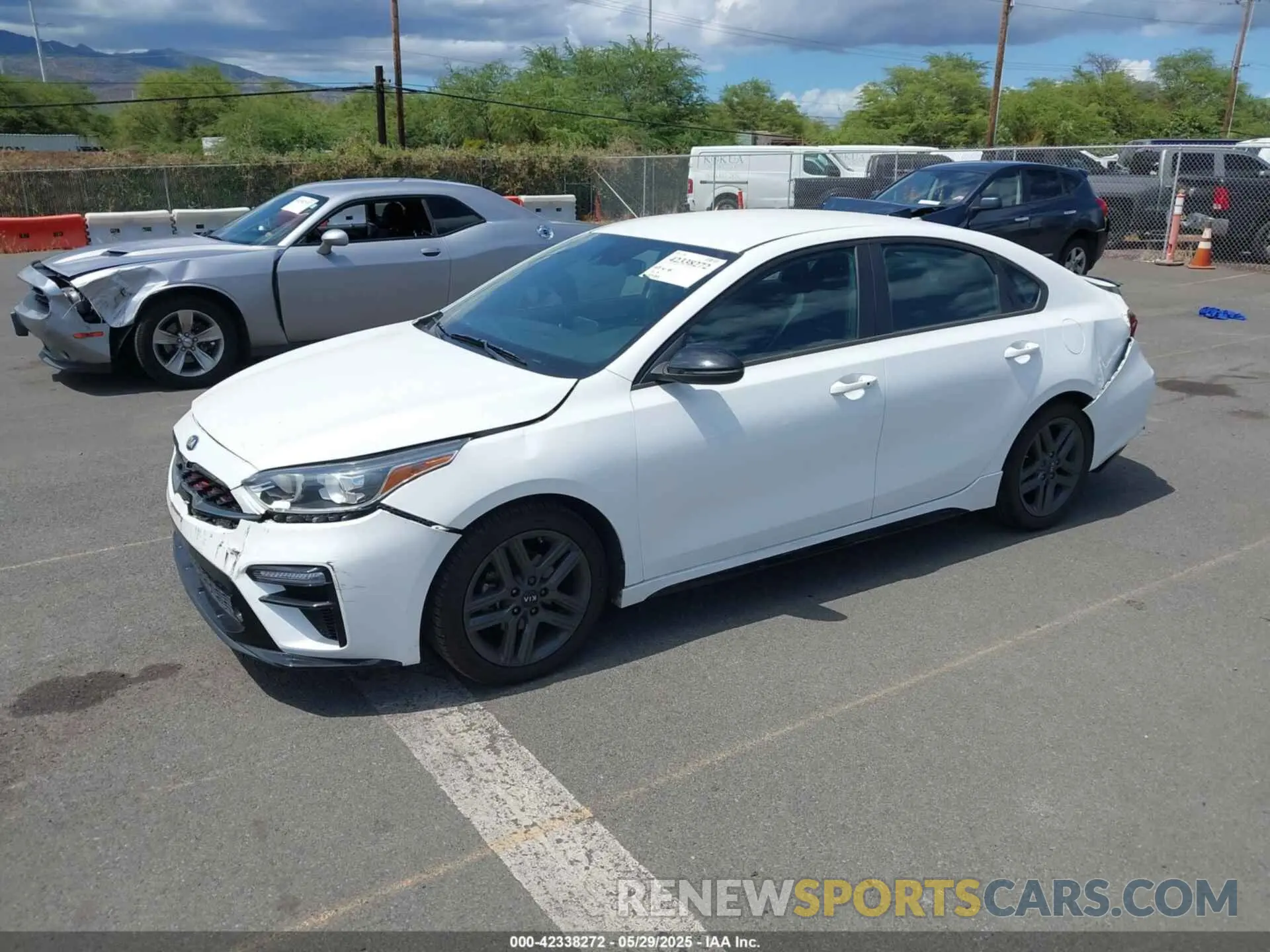 2 fotografías del automóvil dañado 3KPF34AD0ME393490 KIA FORTE 2021