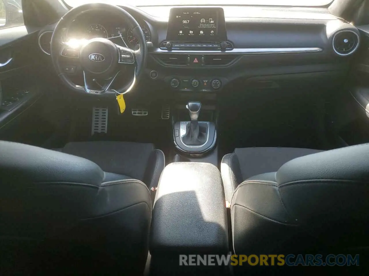 8 fotografías del automóvil dañado 3KPF34AD1ME327594 KIA FORTE 2021