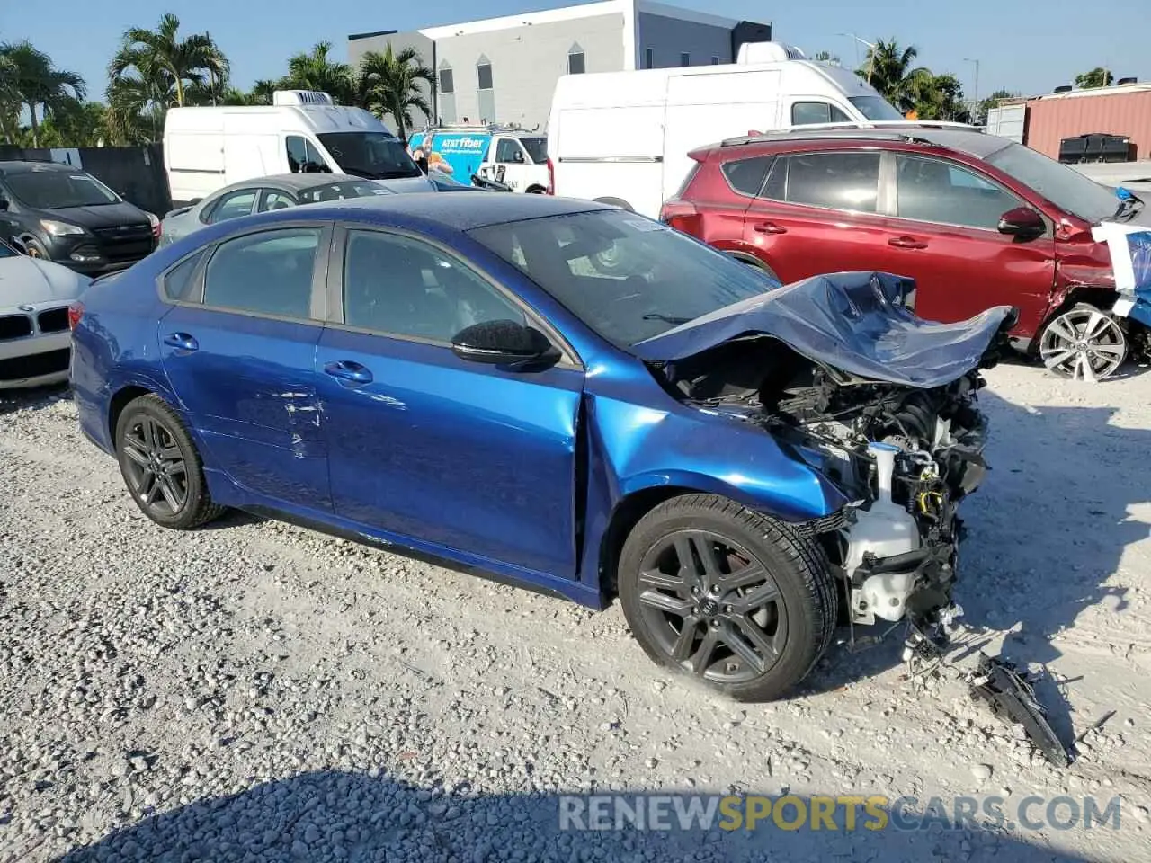 4 fotografías del automóvil dañado 3KPF34AD1ME396771 KIA FORTE 2021