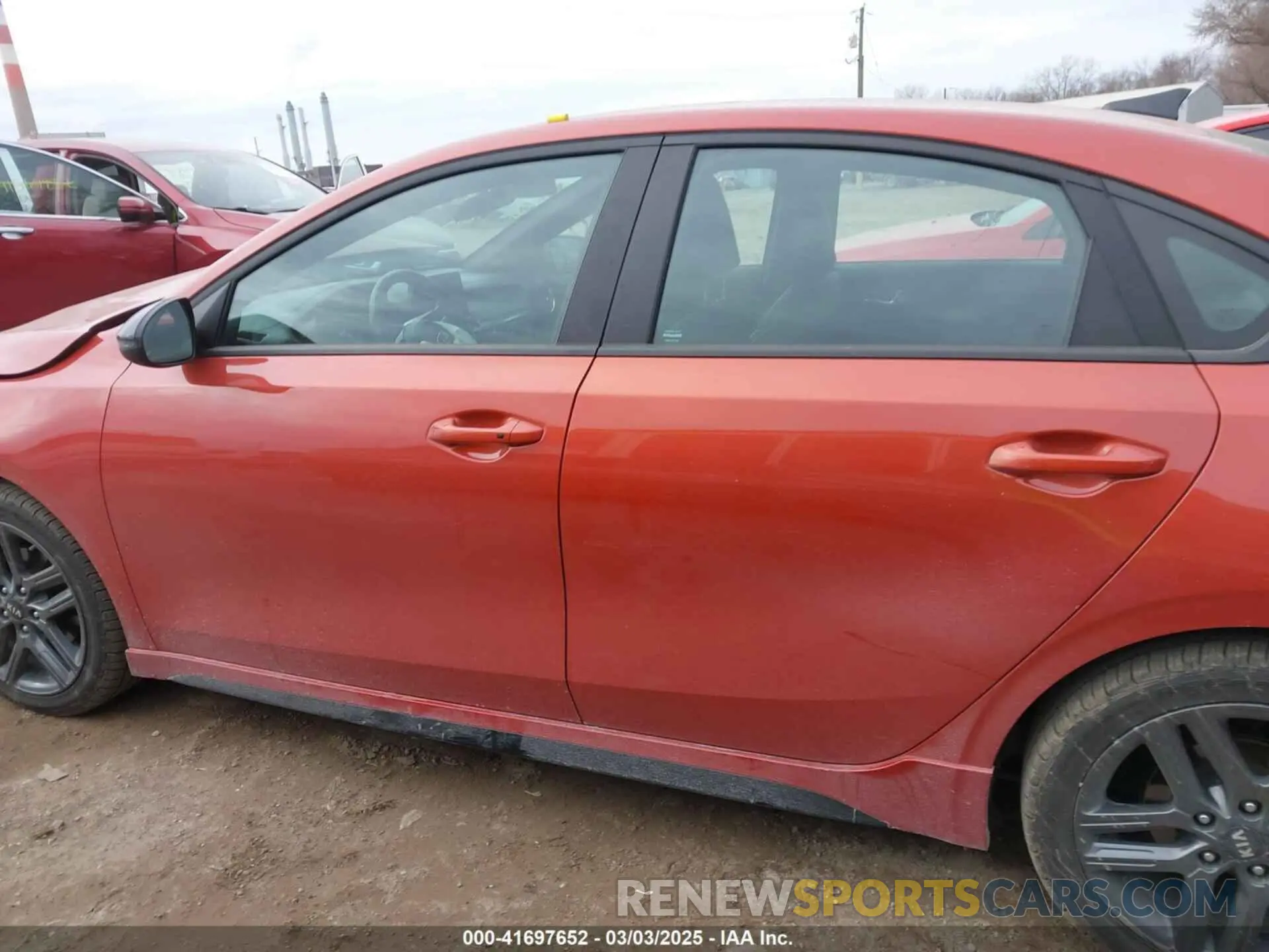 14 fotografías del automóvil dañado 3KPF34AD1ME414069 KIA FORTE 2021