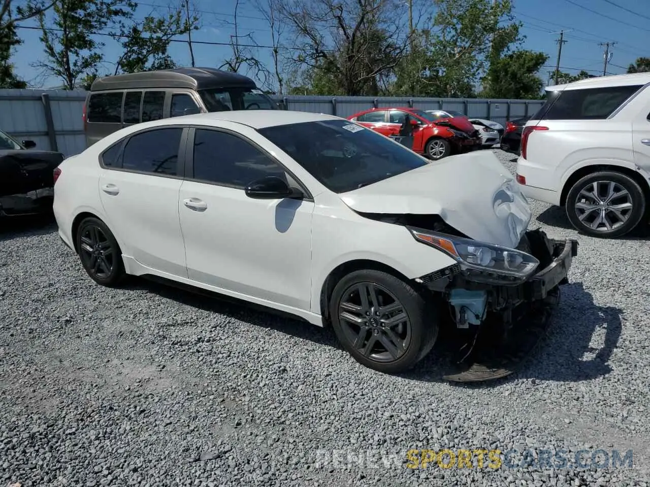 4 fotografías del automóvil dañado 3KPF34AD1ME423497 KIA FORTE 2021