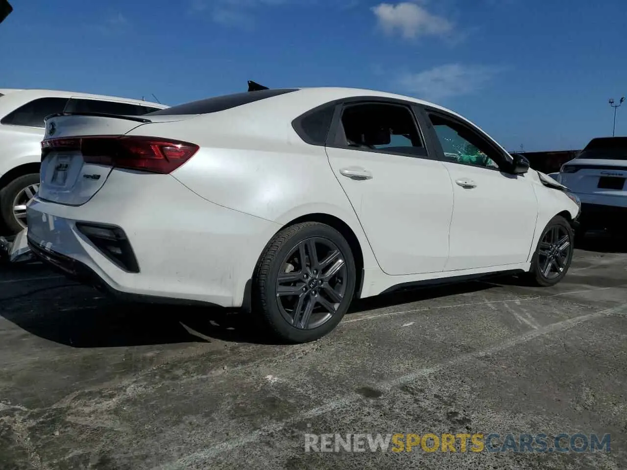 3 fotografías del automóvil dañado 3KPF34AD2ME327748 KIA FORTE 2021