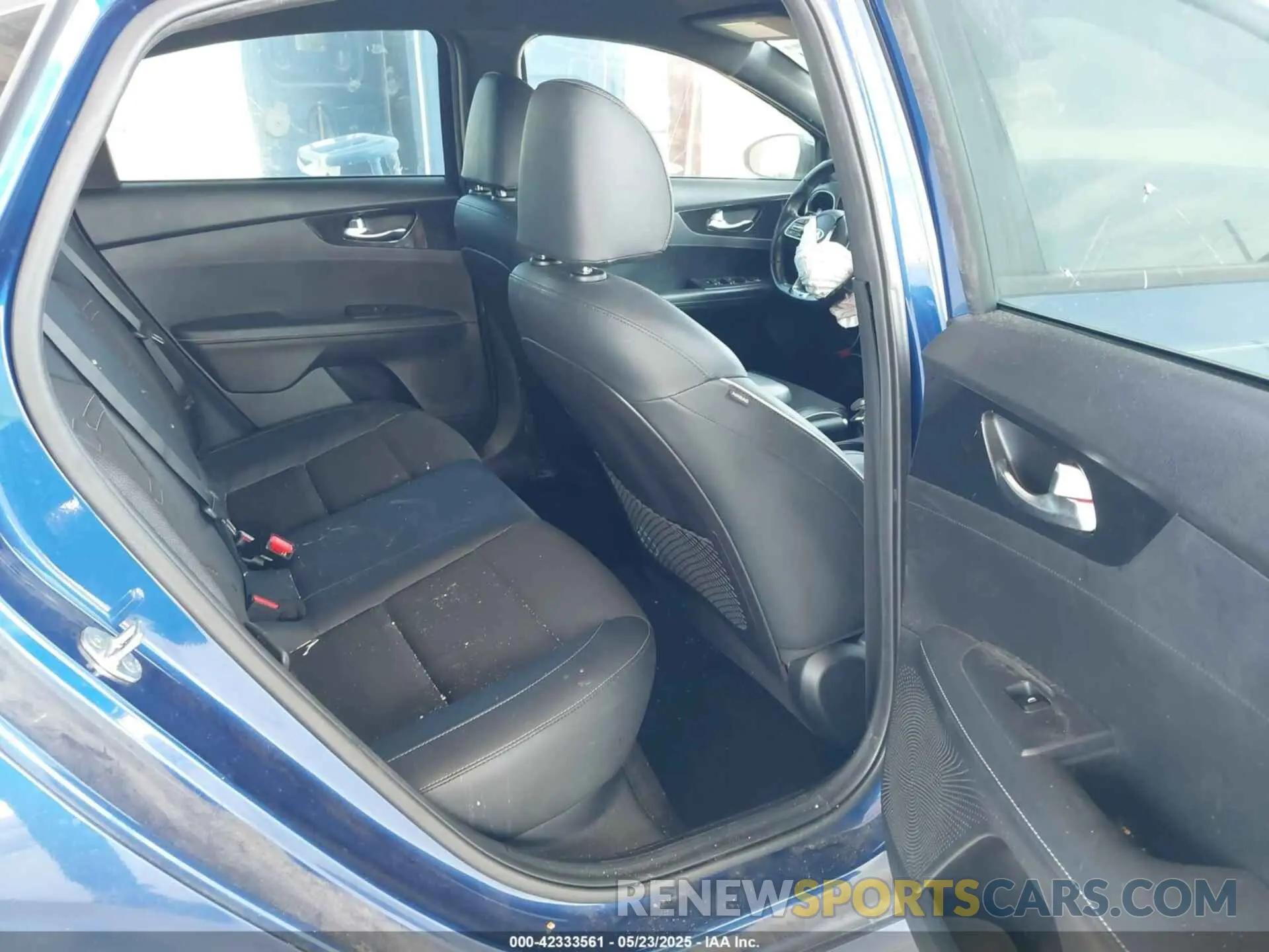 8 fotografías del automóvil dañado 3KPF34AD2ME386931 KIA FORTE 2021