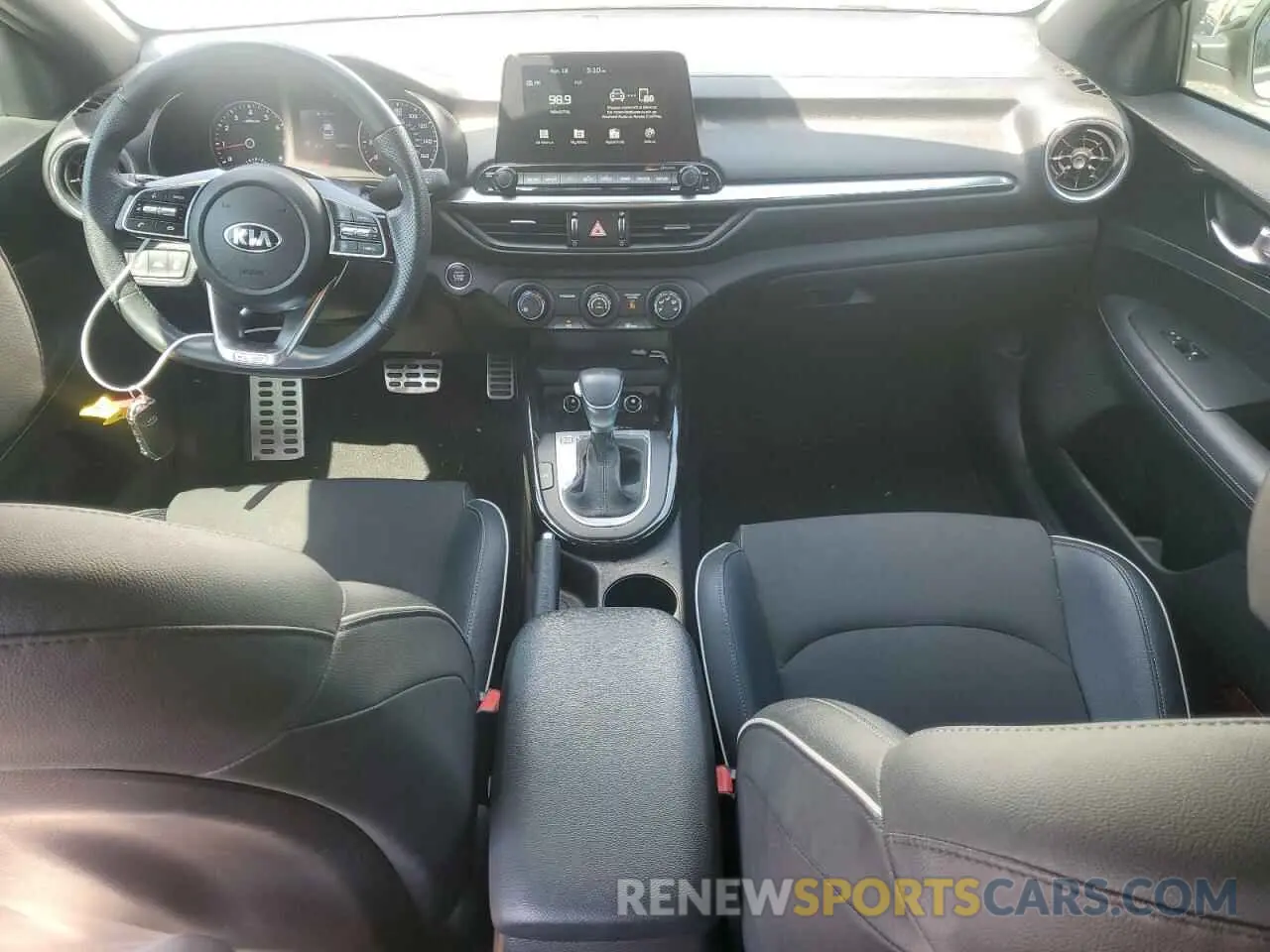 8 fotografías del automóvil dañado 3KPF34AD2ME387156 KIA FORTE 2021