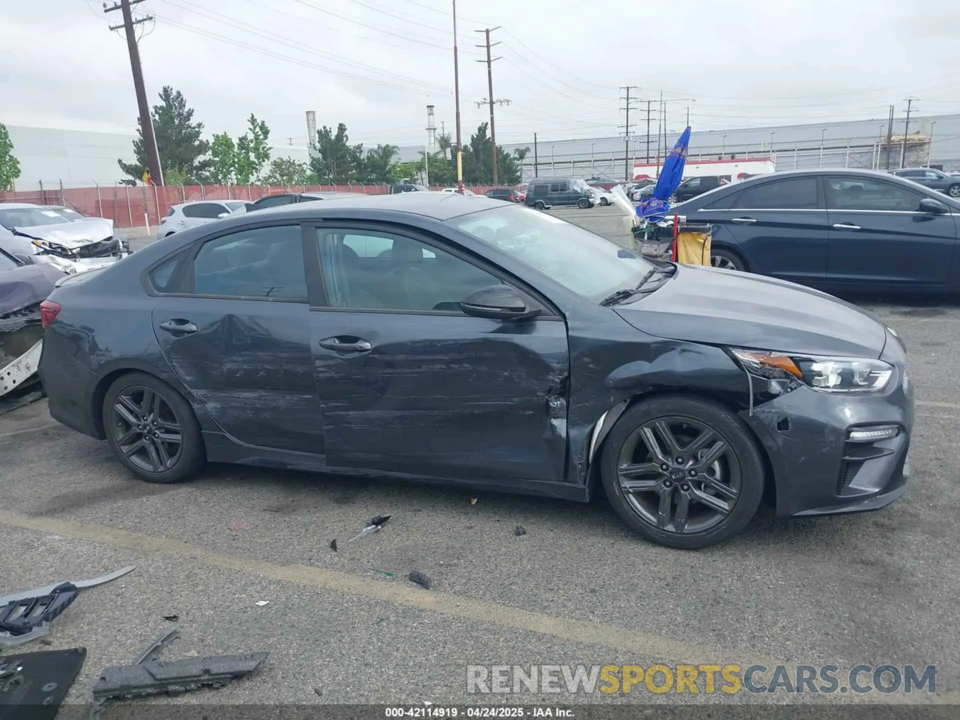 13 fotografías del automóvil dañado 3KPF34AD2ME408748 KIA FORTE 2021