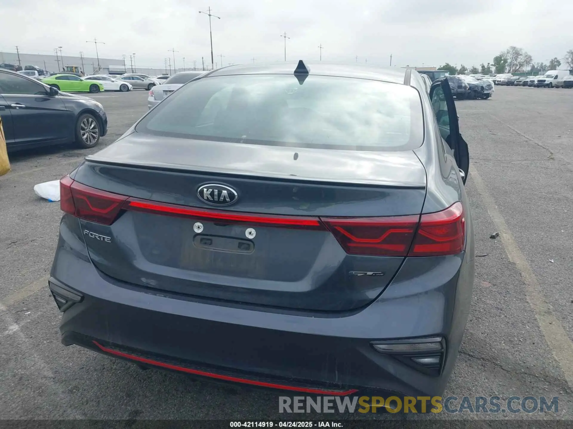 16 fotografías del automóvil dañado 3KPF34AD2ME408748 KIA FORTE 2021