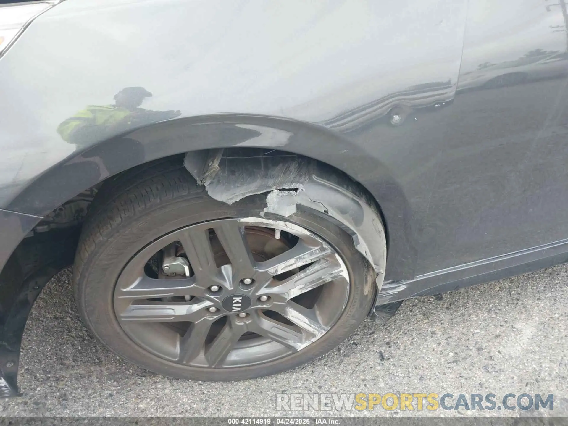 17 fotografías del automóvil dañado 3KPF34AD2ME408748 KIA FORTE 2021
