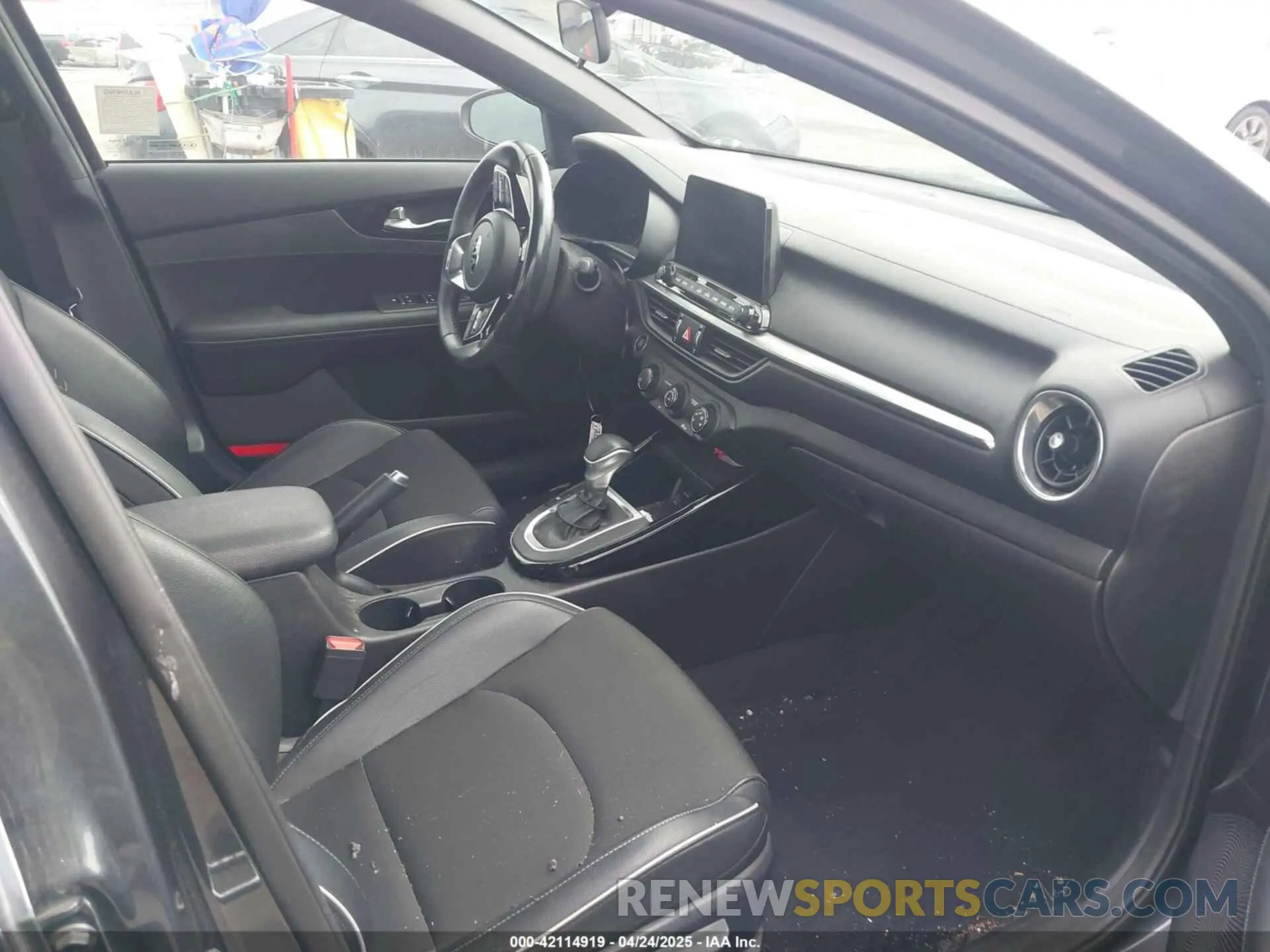 5 fotografías del automóvil dañado 3KPF34AD2ME408748 KIA FORTE 2021