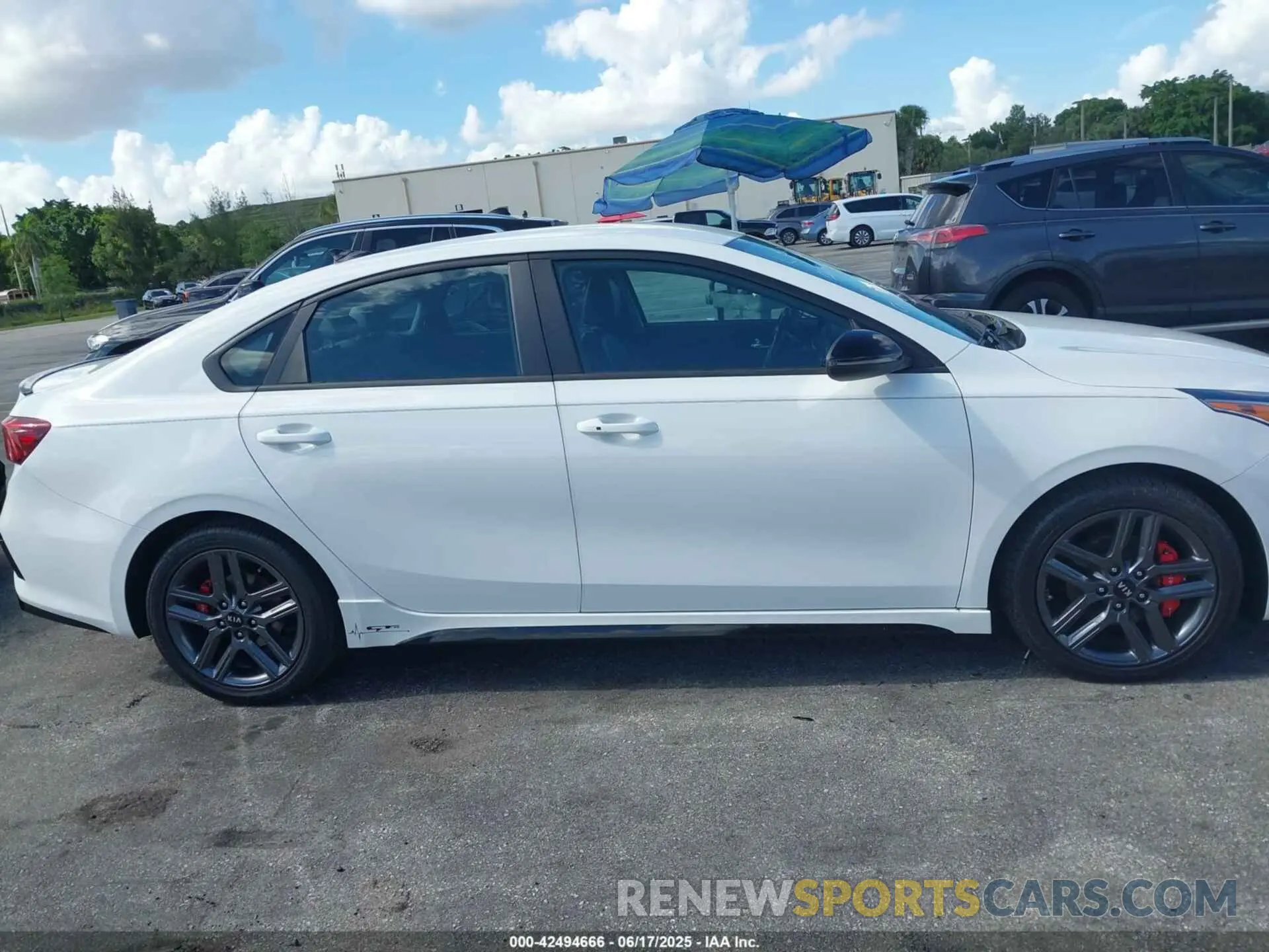 13 fotografías del automóvil dañado 3KPF34AD3ME312725 KIA FORTE 2021