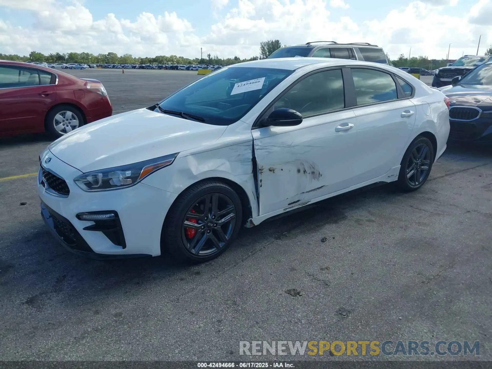 2 fotografías del automóvil dañado 3KPF34AD3ME312725 KIA FORTE 2021