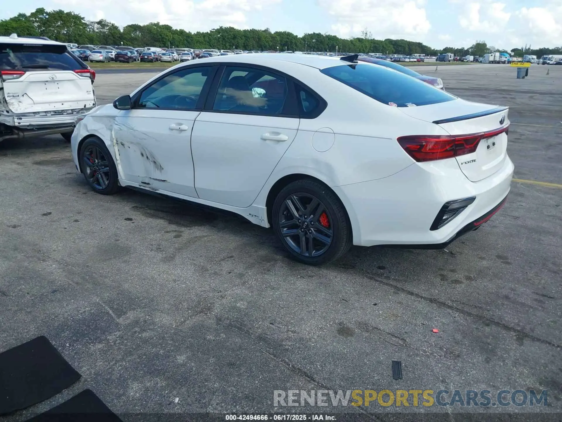 3 fotografías del automóvil dañado 3KPF34AD3ME312725 KIA FORTE 2021