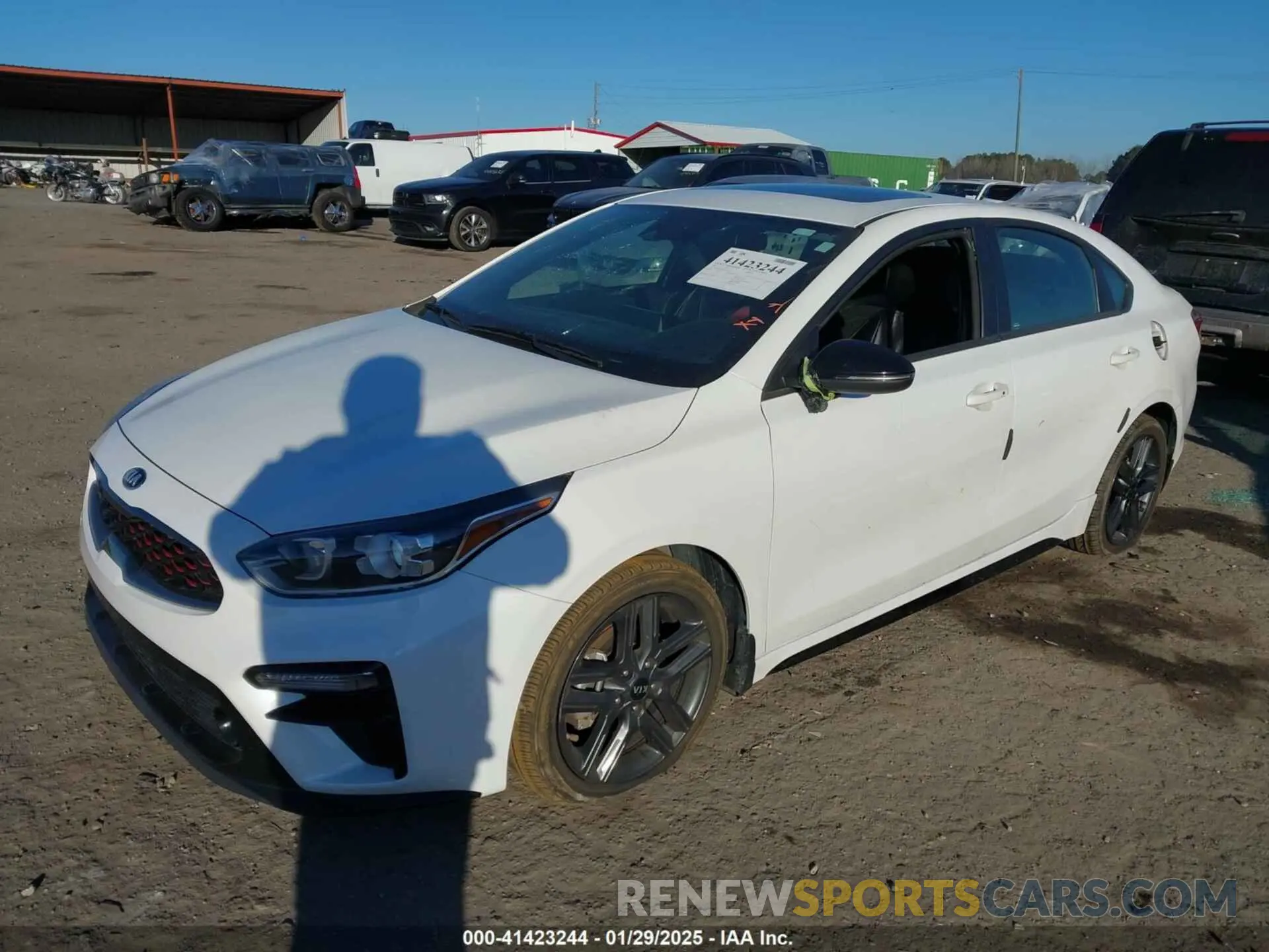 2 fotografías del automóvil dañado 3KPF34AD3ME390261 KIA FORTE 2021