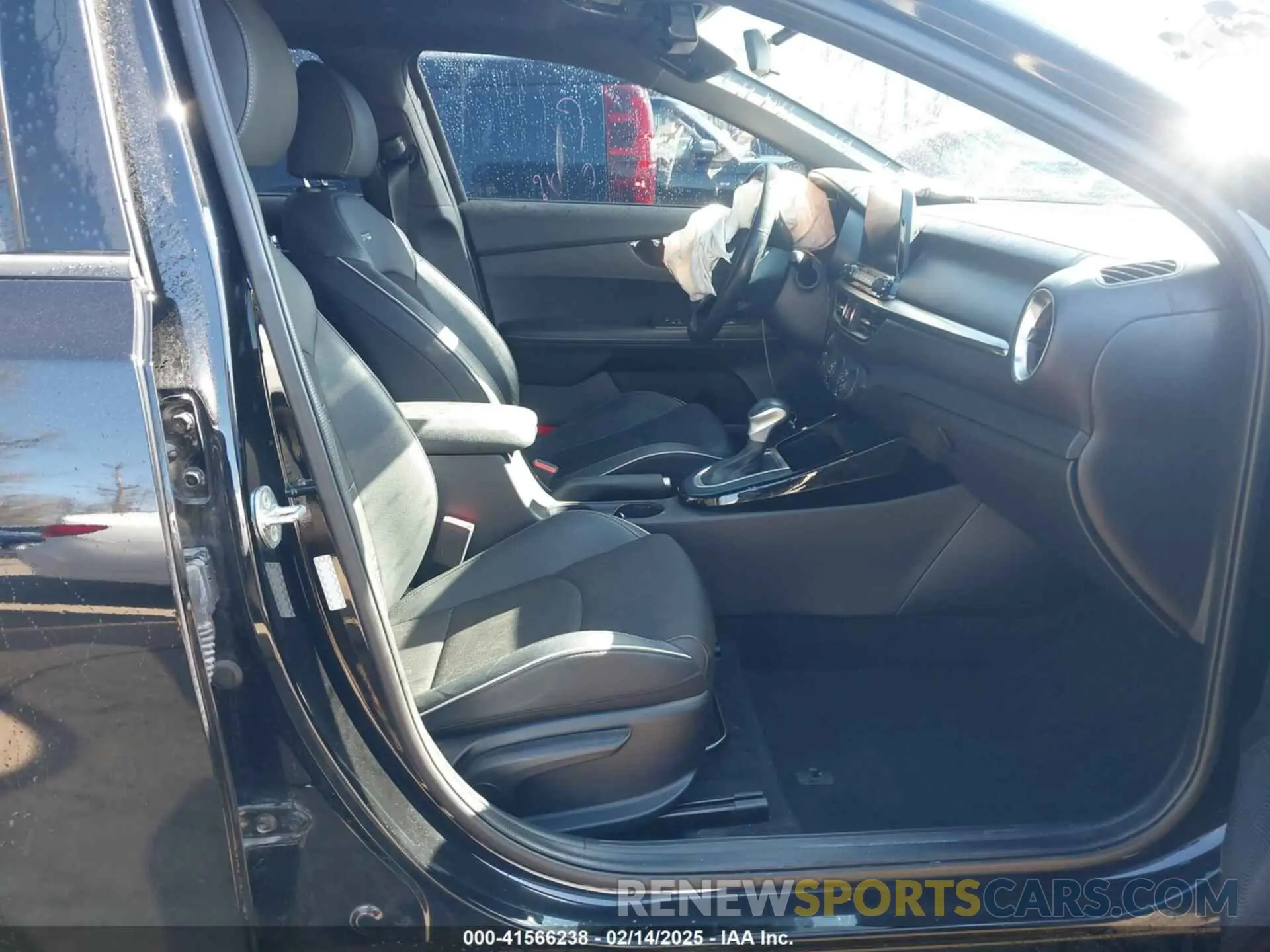 5 fotografías del automóvil dañado 3KPF34AD3ME405275 KIA FORTE 2021