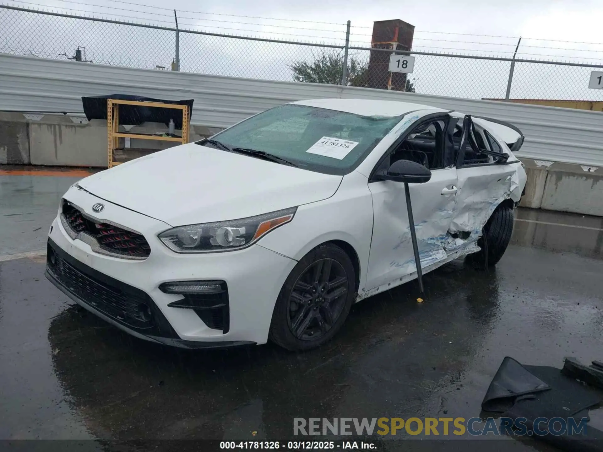 2 fotografías del automóvil dañado 3KPF34AD4ME306853 KIA FORTE 2021