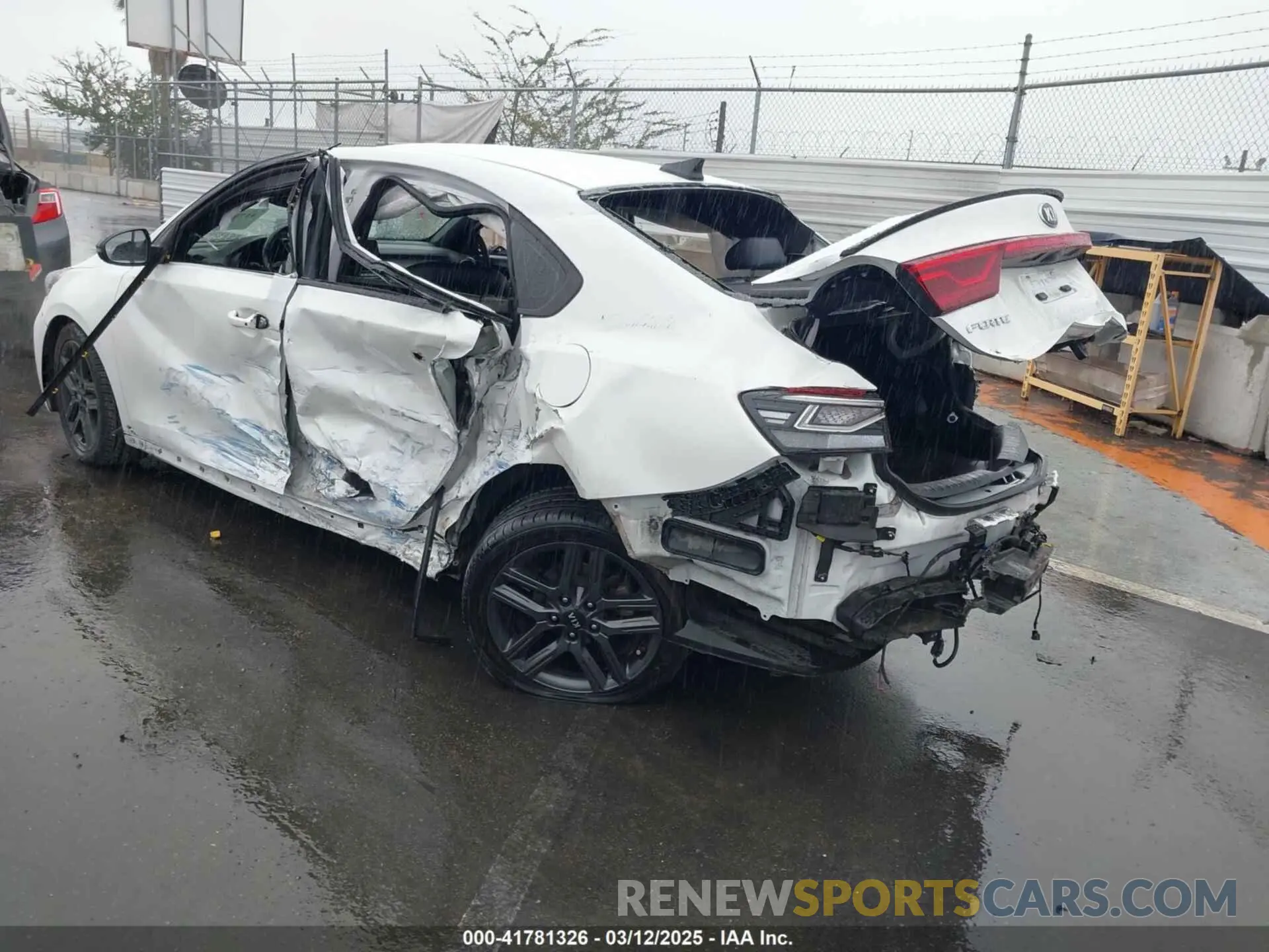 3 fotografías del automóvil dañado 3KPF34AD4ME306853 KIA FORTE 2021