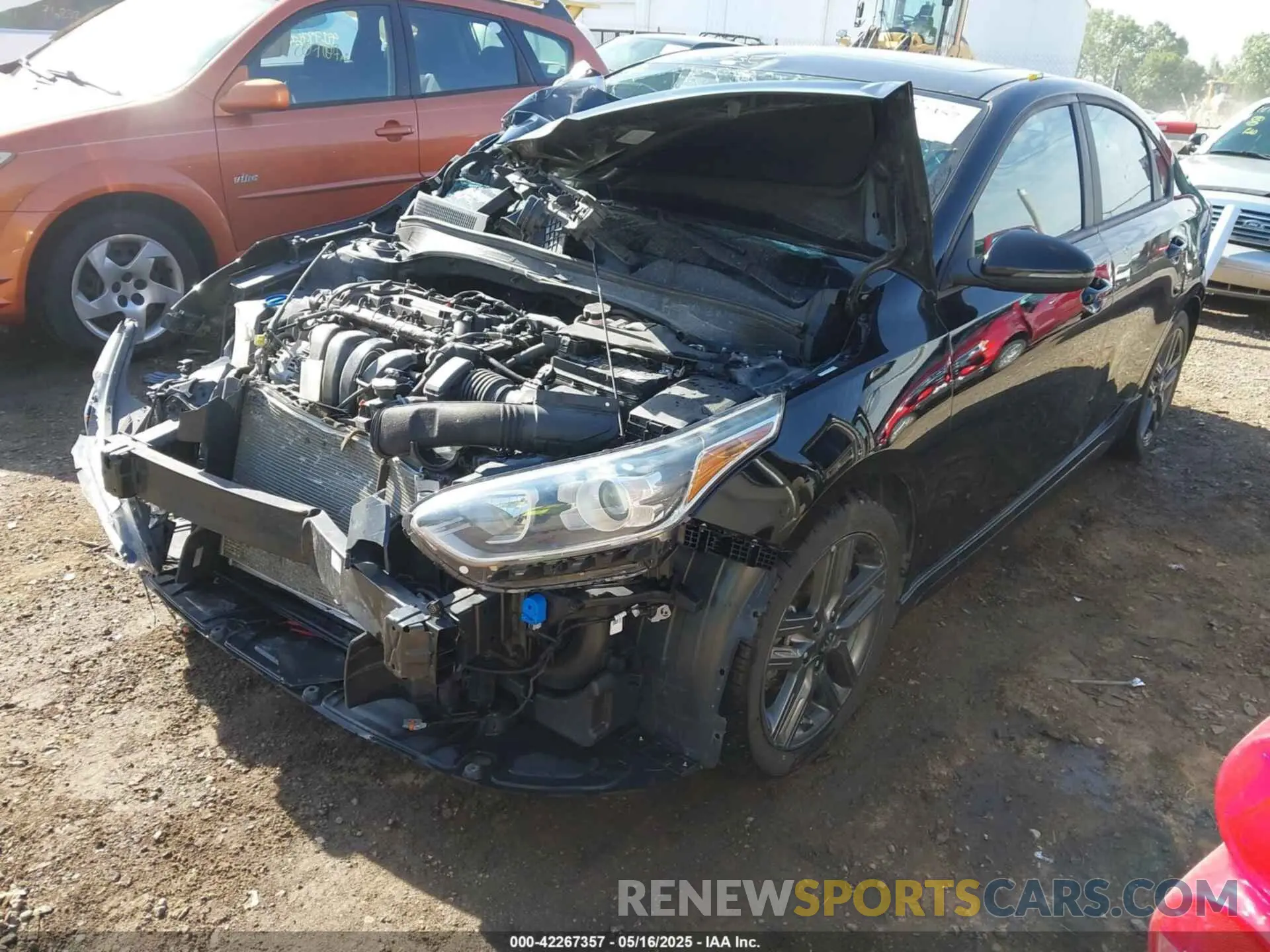 2 fotografías del automóvil dañado 3KPF34AD4ME307615 KIA FORTE 2021