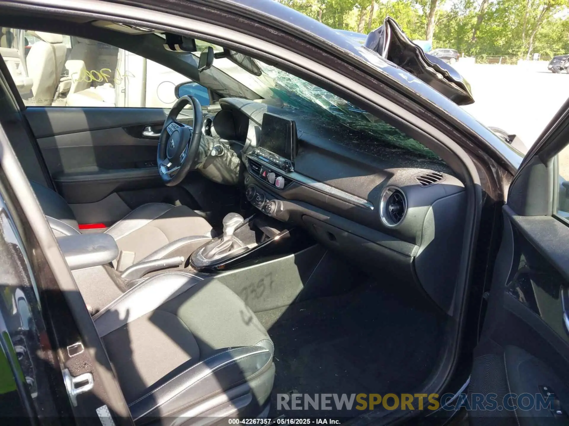 5 fotografías del automóvil dañado 3KPF34AD4ME307615 KIA FORTE 2021