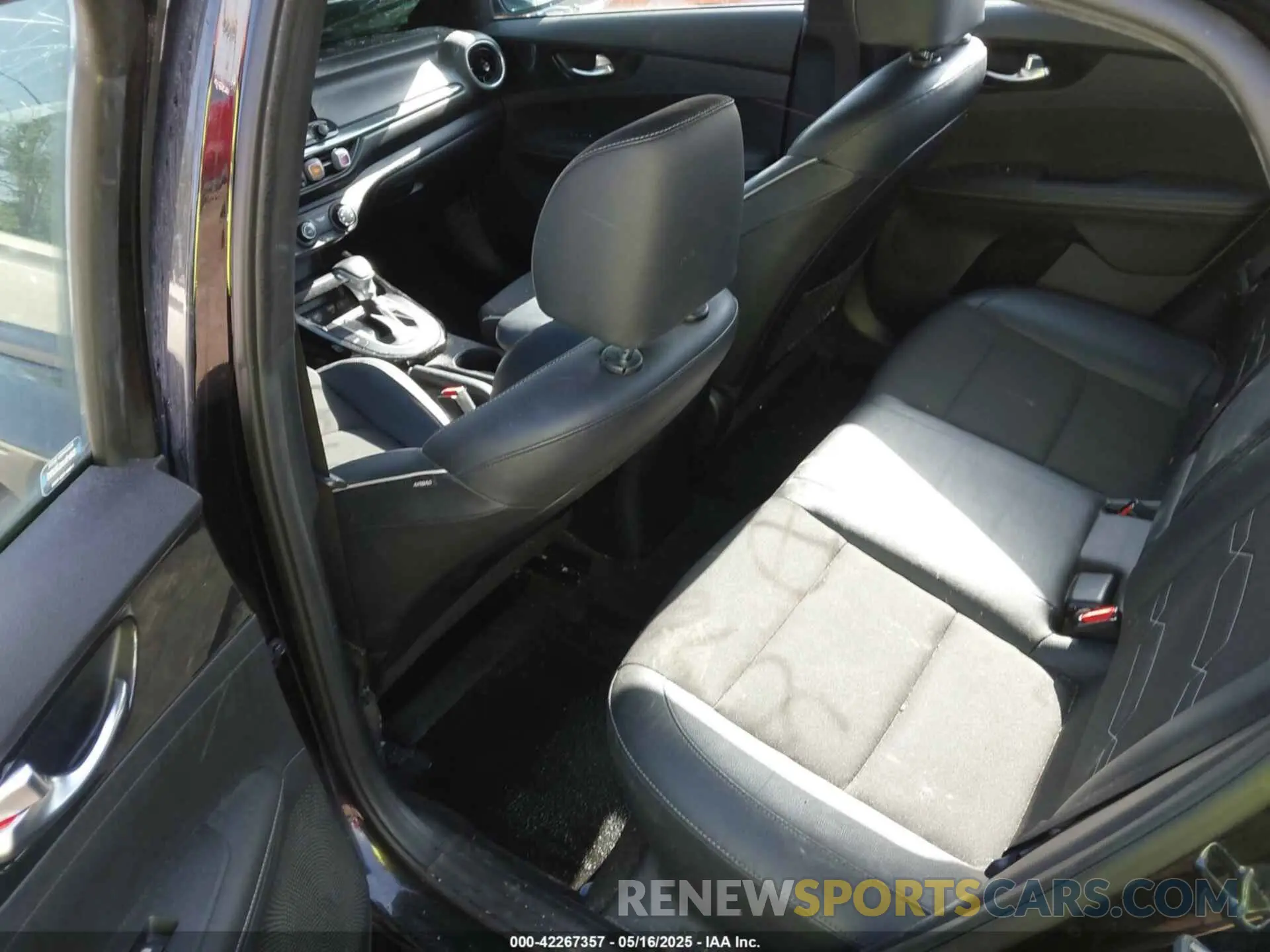 8 fotografías del automóvil dañado 3KPF34AD4ME307615 KIA FORTE 2021